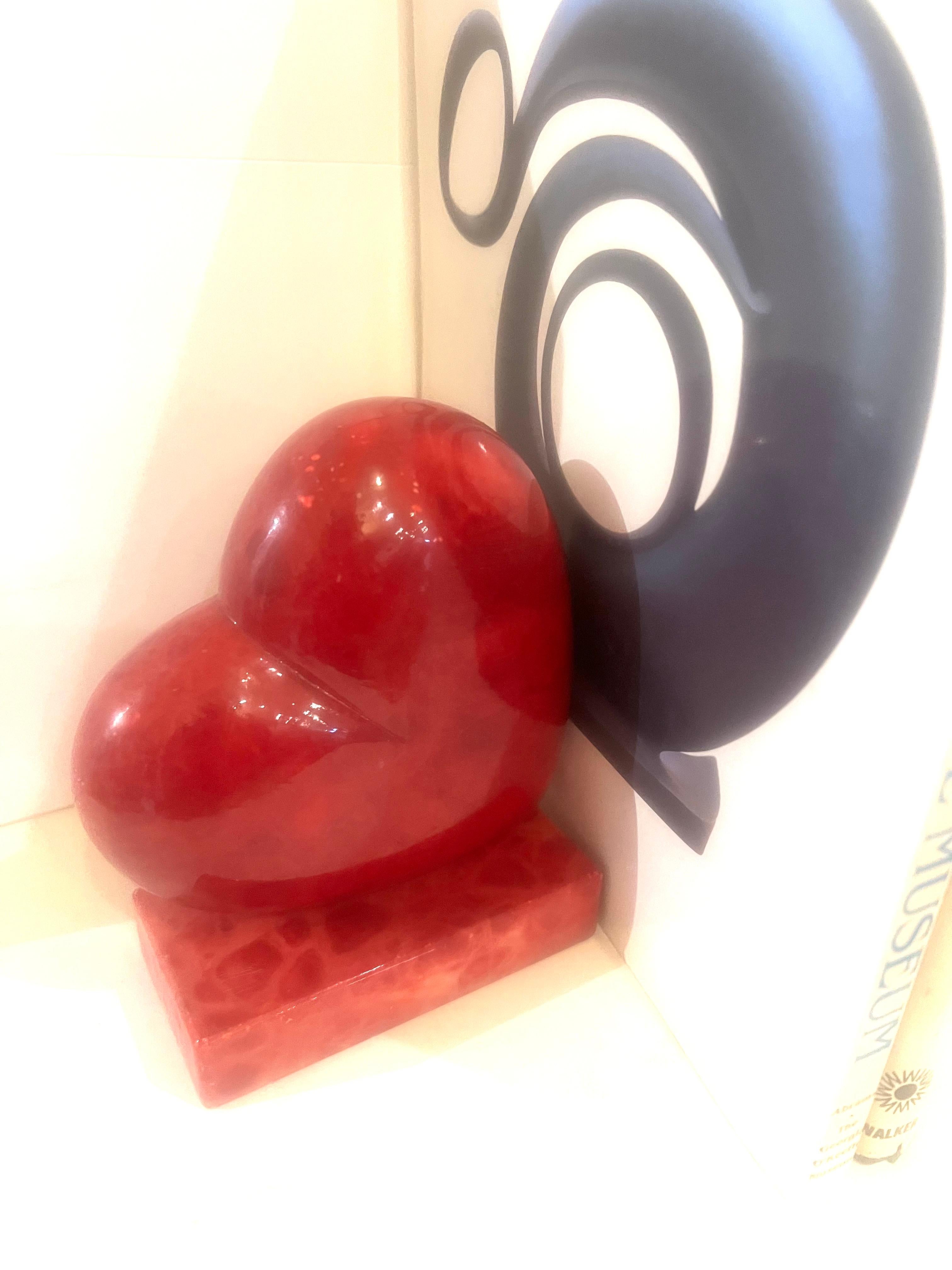 Postmoderne italienische rote Herde Buchstützen aus rotem Alabaster Stone im Zustand „Gut“ im Angebot in San Diego, CA