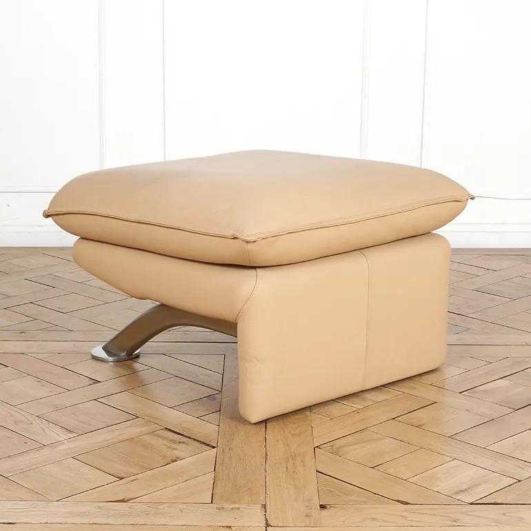 Canapé et pouf italiens post-modernes de Nicoletti Salotti Bon état - En vente à Vancouver, British Columbia