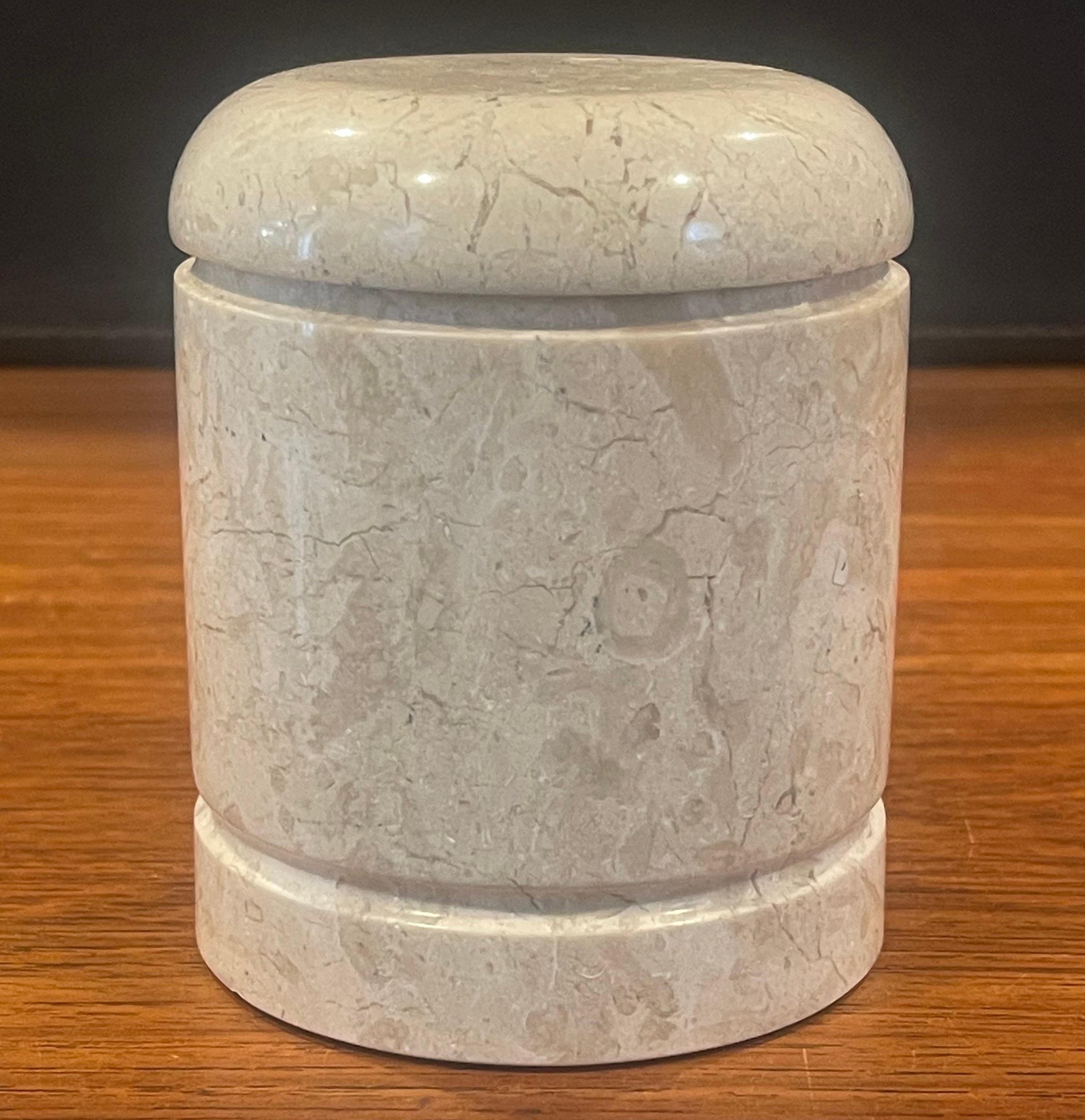 Post-modern Italian travertine lidded jar, circa 1970s. The jar is in very good vintage condition with no chips or cracks and measures 3.5