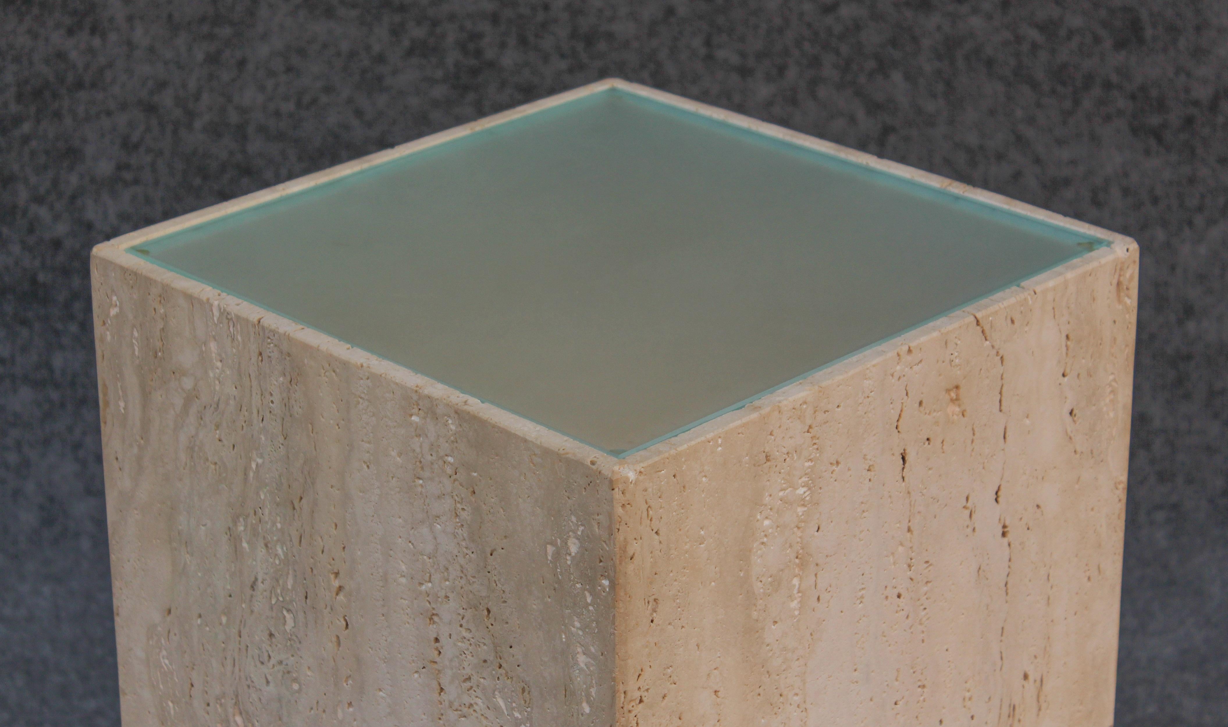 Post-Modern Italian Travertine Marble Frosted Glass Illuminated Pedestal For Sale 3