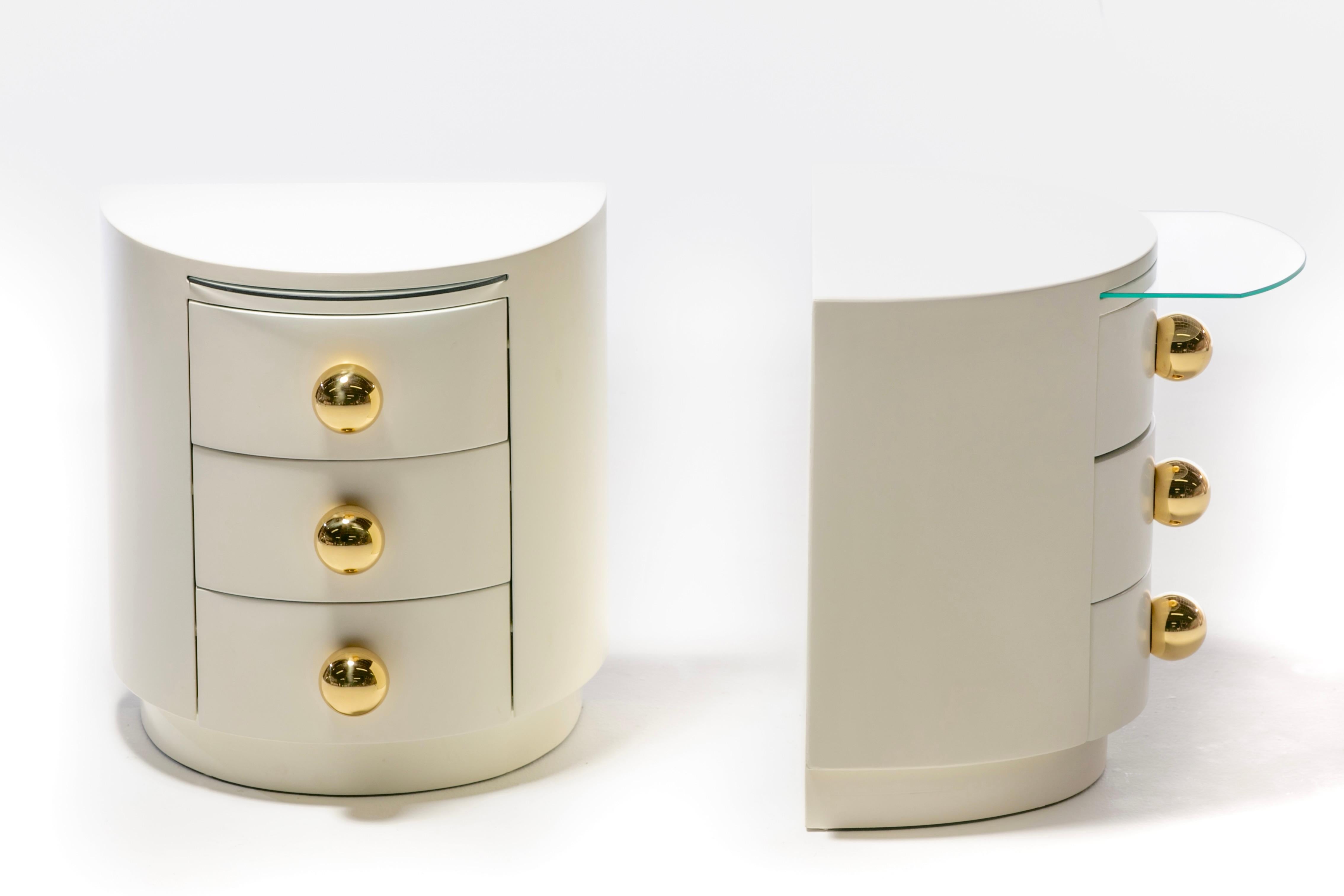 Post Modern Ivory Lacquered Night Stands with Dramatic Polished Brass Hardware For Sale 14