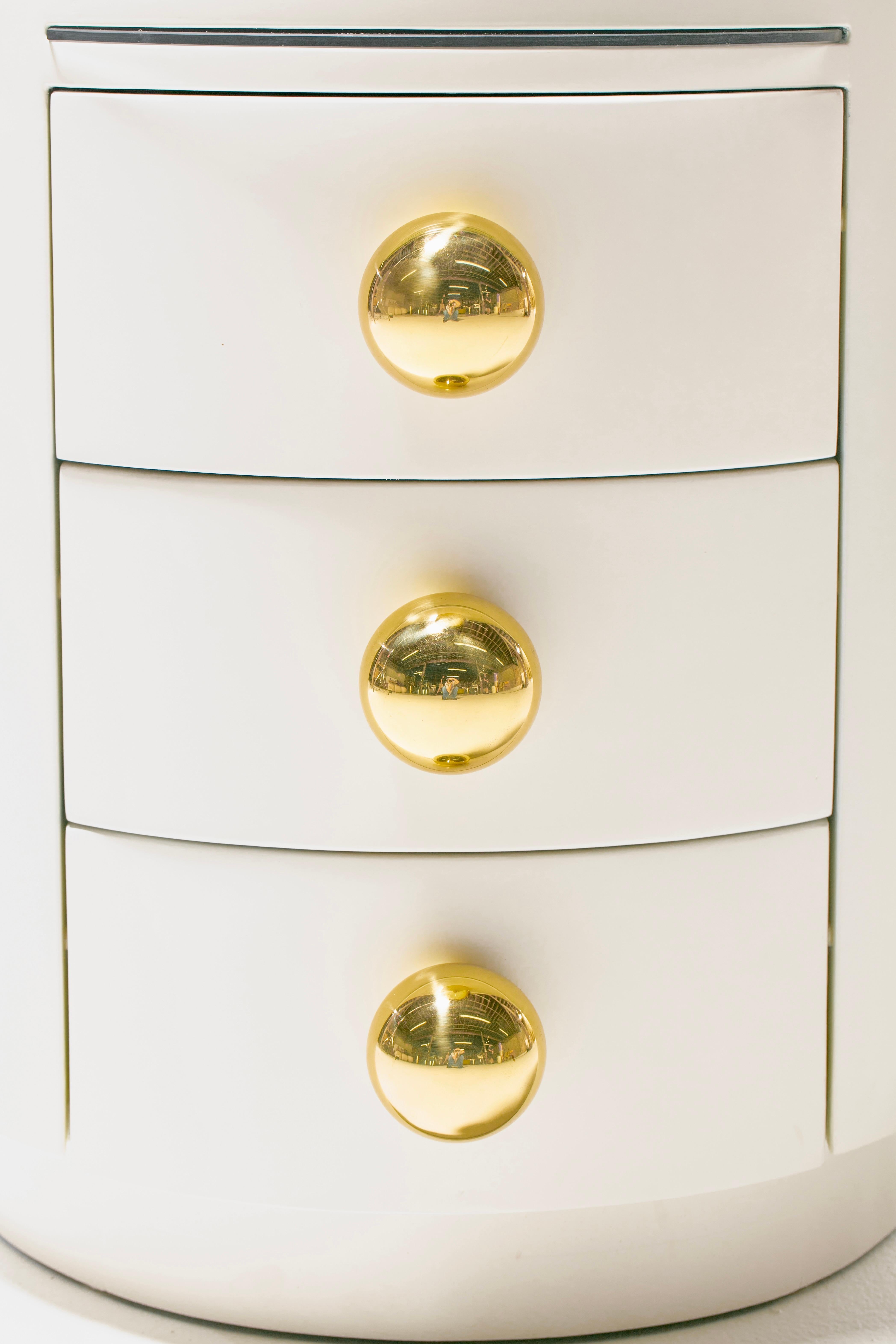 Post Modern Ivory Lacquered Night Stands with Dramatic Polished Brass Hardware In Good Condition For Sale In Saint Louis, MO