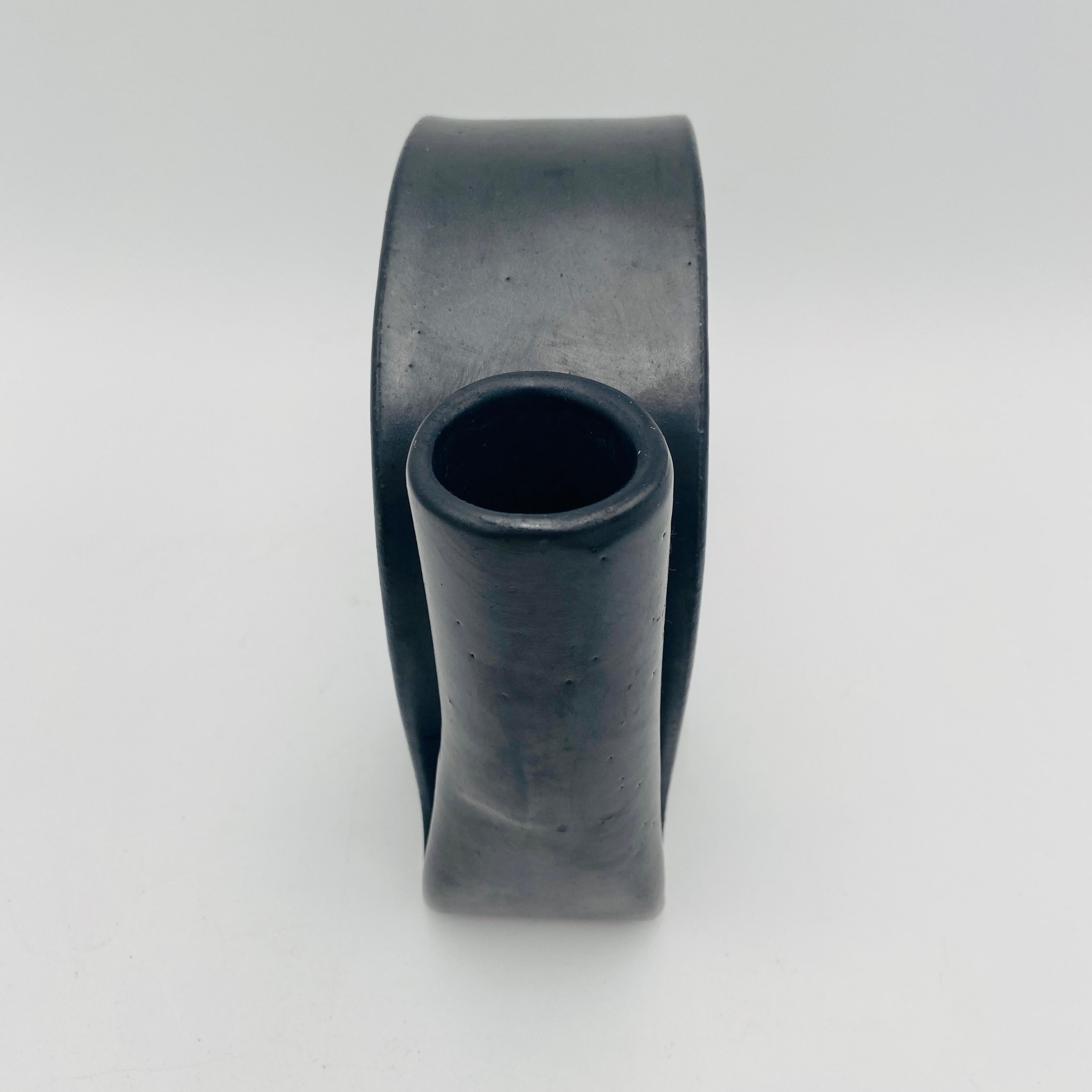 Postmoderne japanische Ikebana-Vase aus Keramik, 1960 im Angebot 3