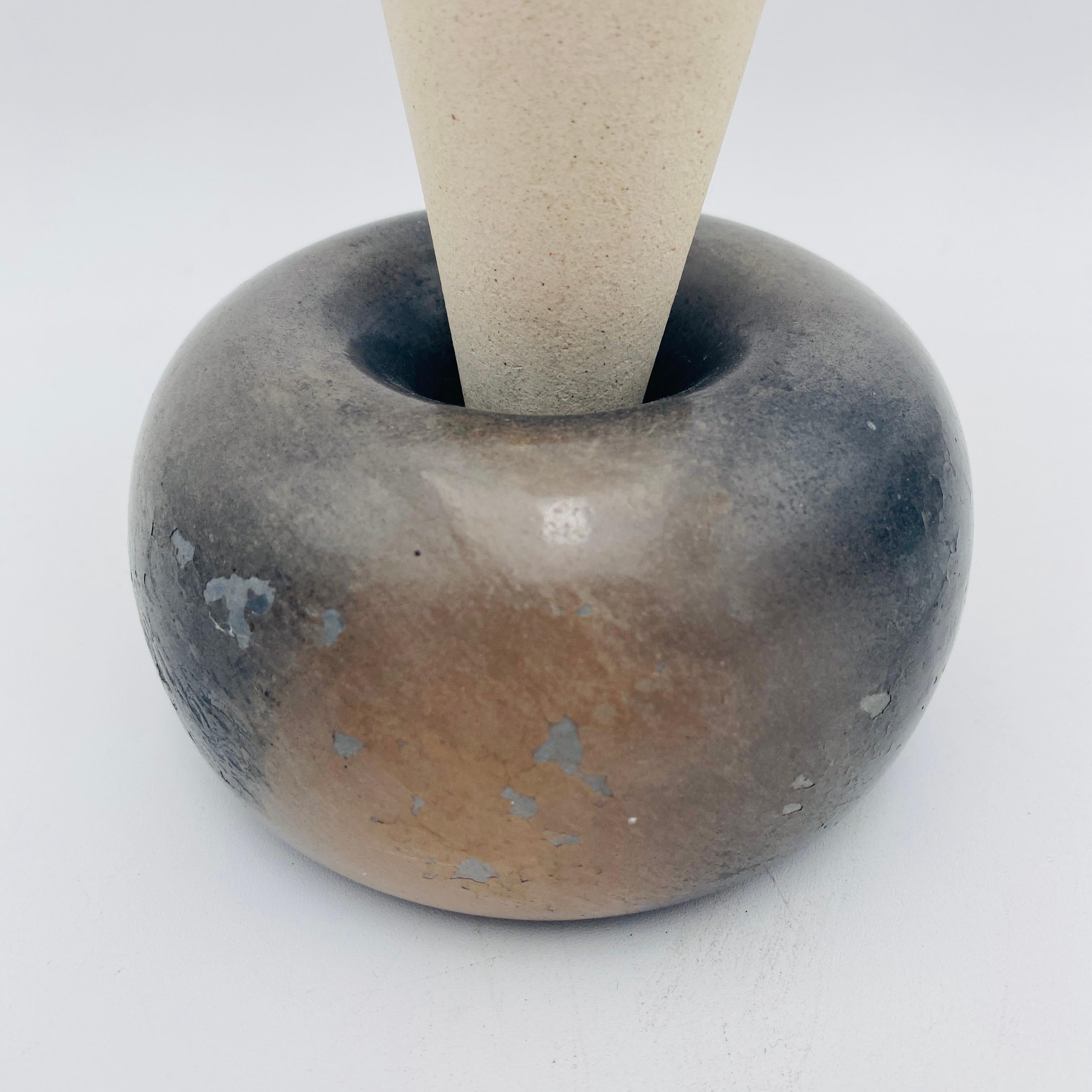 Postmoderne japanische Vase Signiert Tsukashi 1997 (Ende des 20. Jahrhunderts) im Angebot
