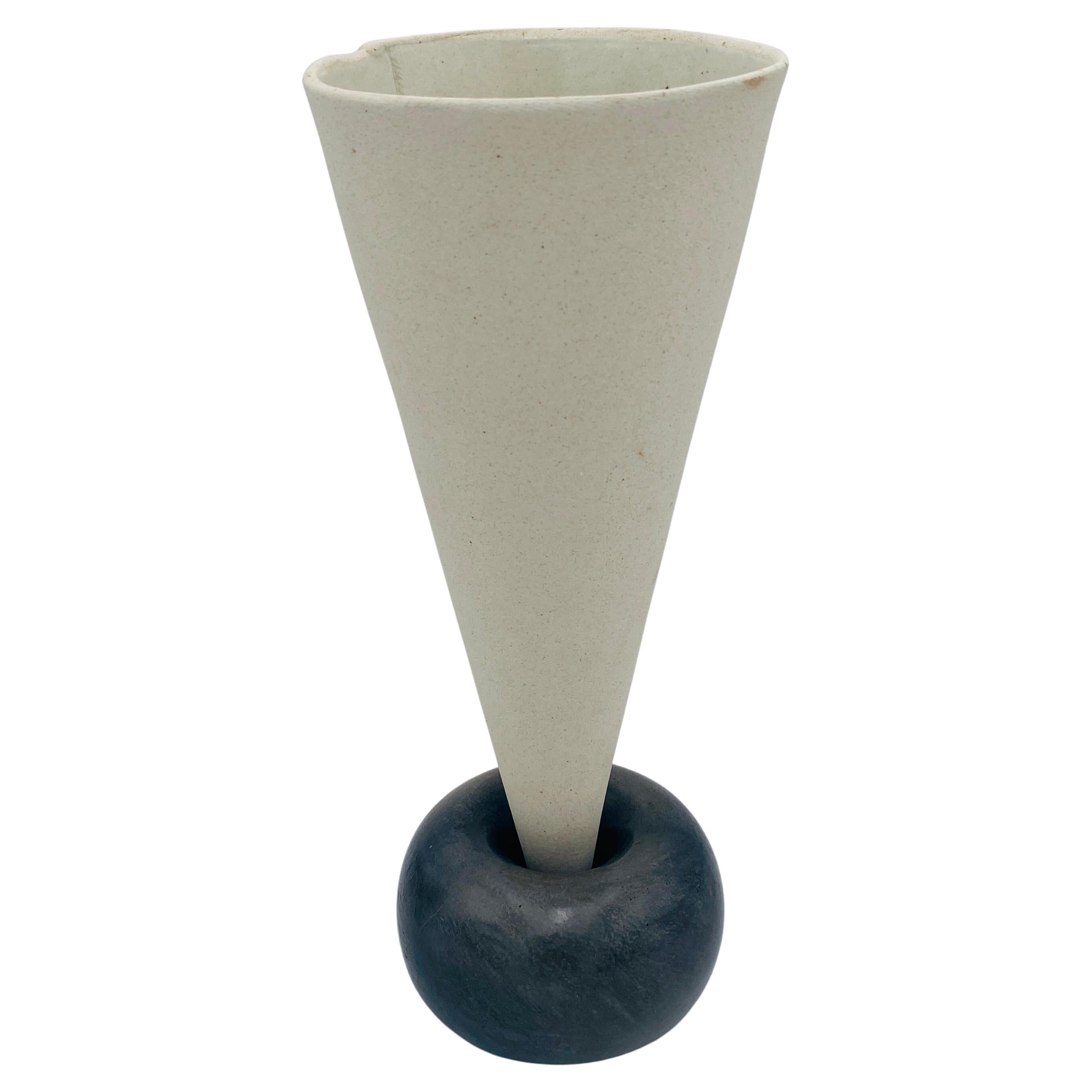 Postmoderne japanische Vase Signiert Tsukashi 1997 im Angebot
