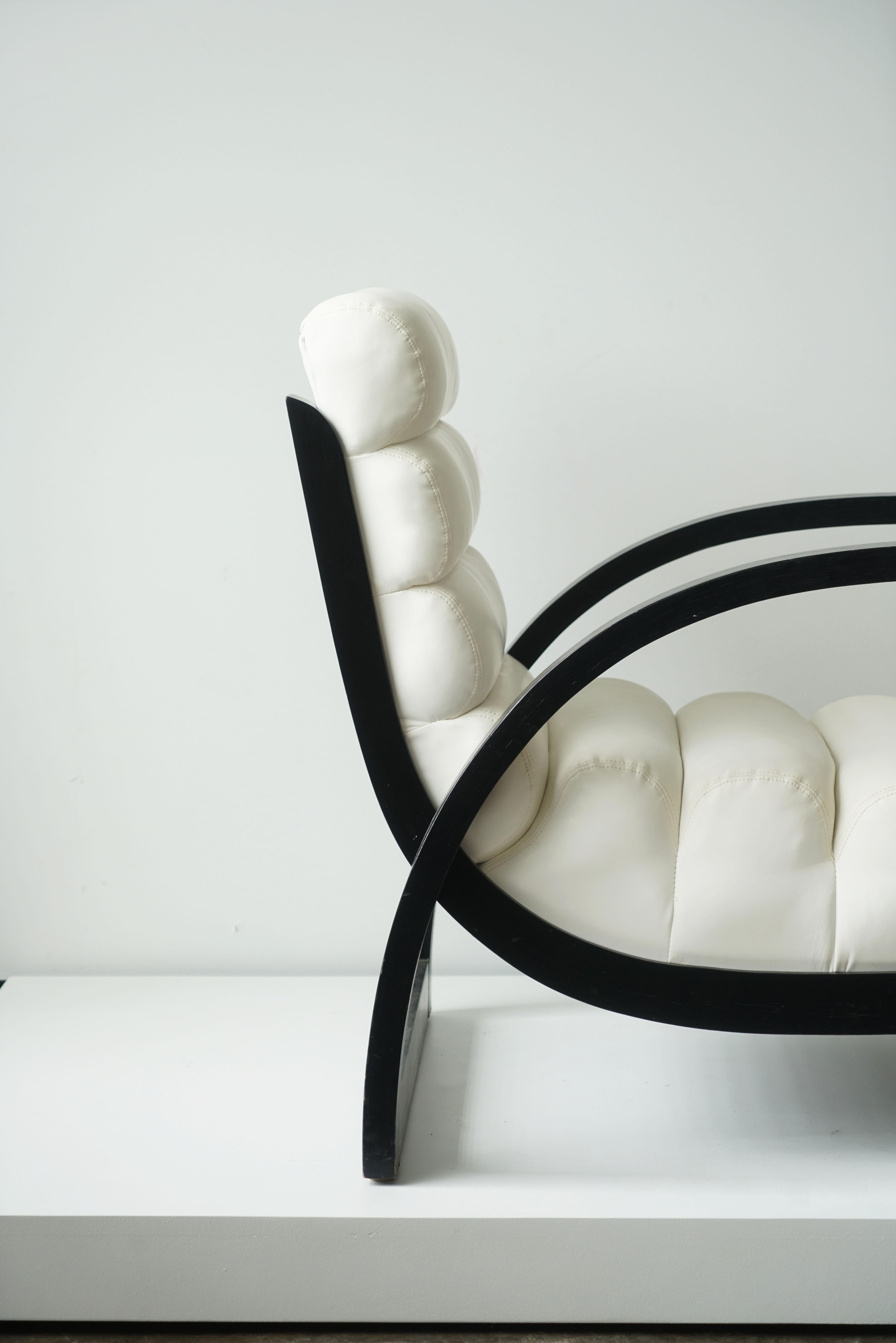 Post Modern Jay Spectre Eclipse Lounge Chair in White Leather for Century In Good Condition In Chicago, IL