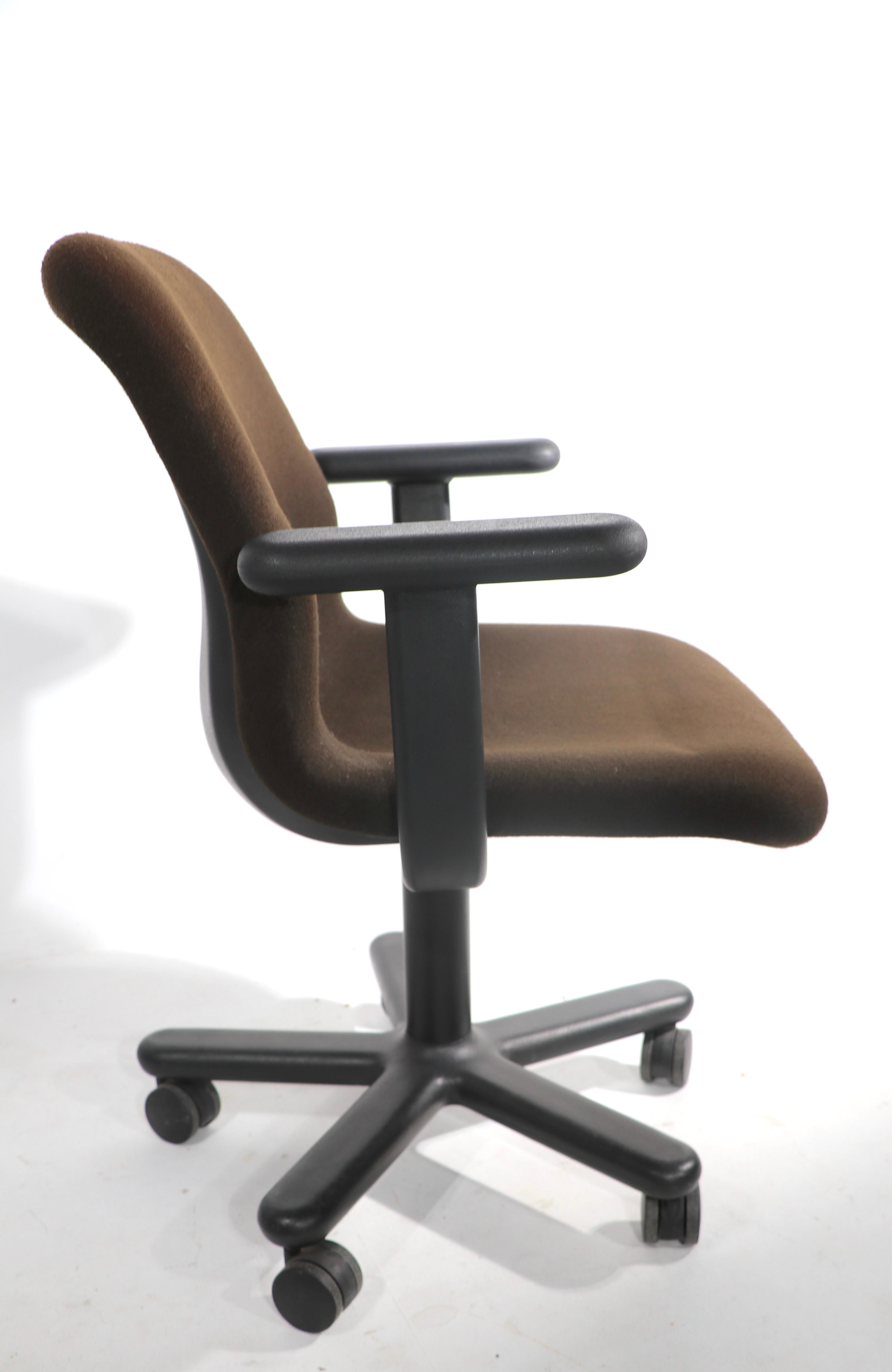 American Post Modern Knoll Swivel Desk, Office, Chairs 11 Available For Sale