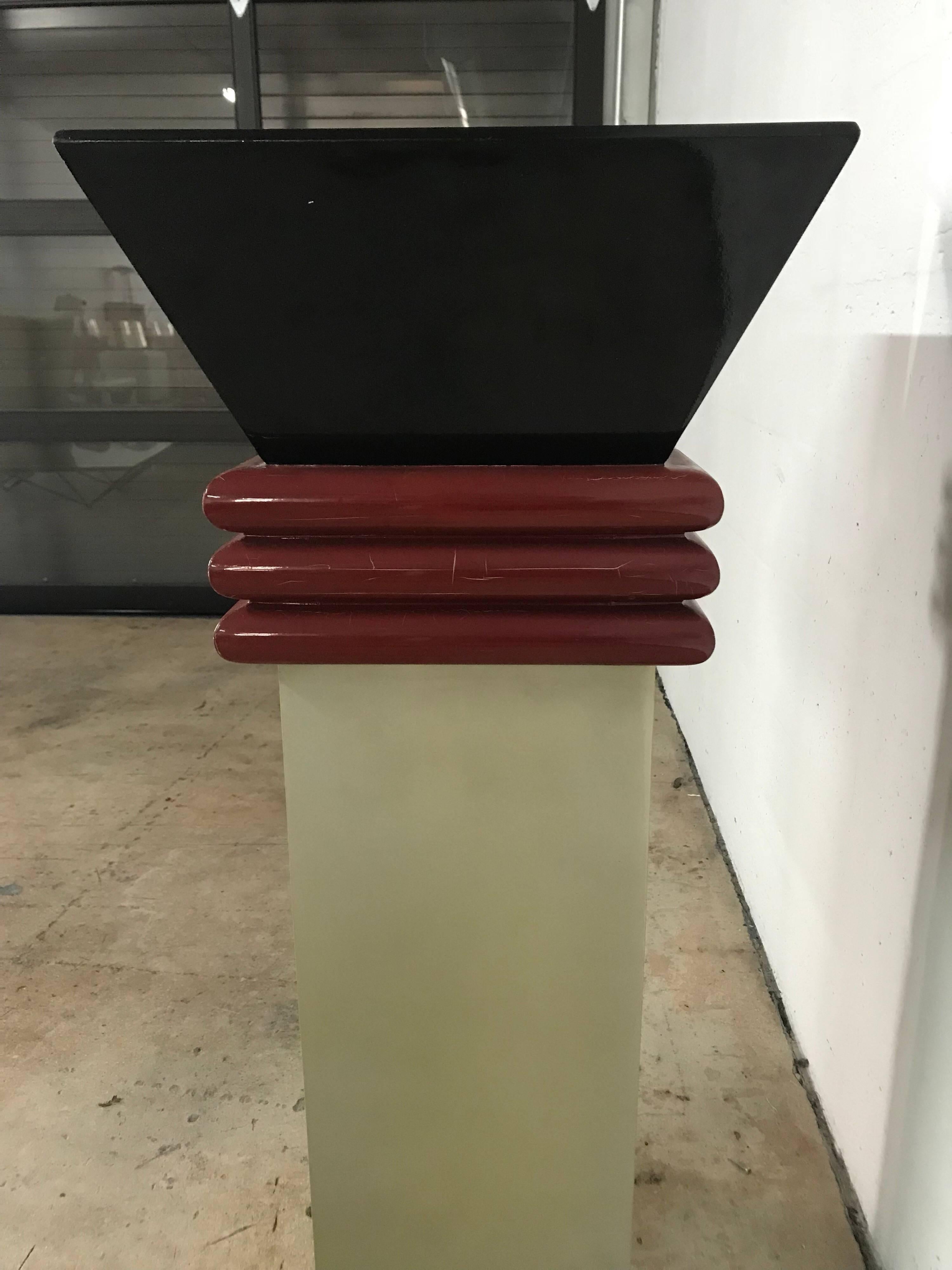 American Post Modern Lacquered Pedestal in Style of Ettore Sottsass, USA, circa 1980s