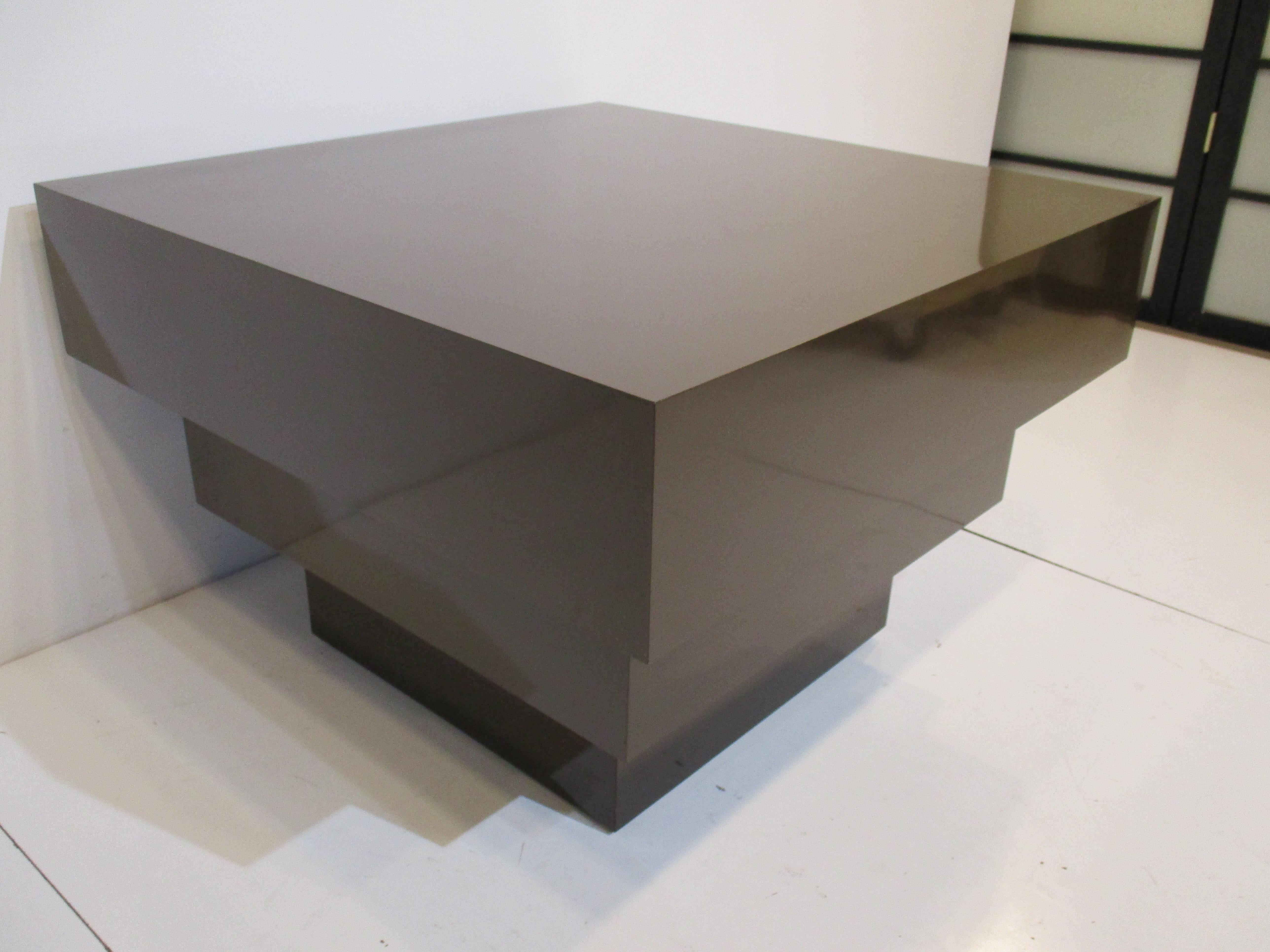 Americano Tavolino angolare postmoderno in laminato nello stile di Willy Rizzo