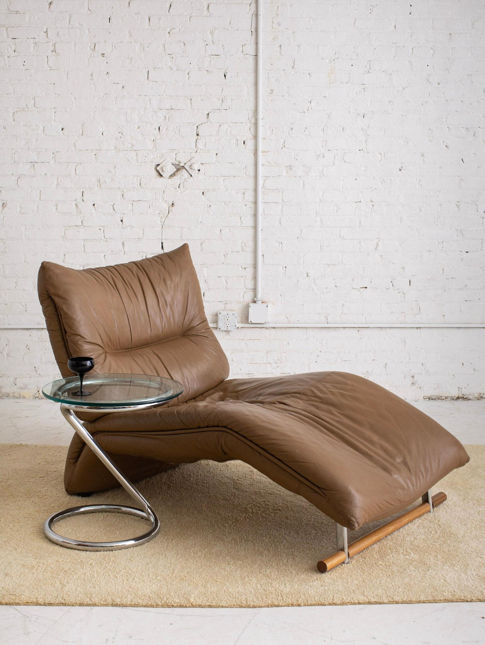 Post Modern Leather Chaise on Wood and Chrome Legs 7