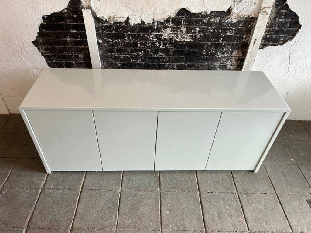 Post-Modern Post modern light gray gloss lacquer 4 door credenza Cabinet For Sale