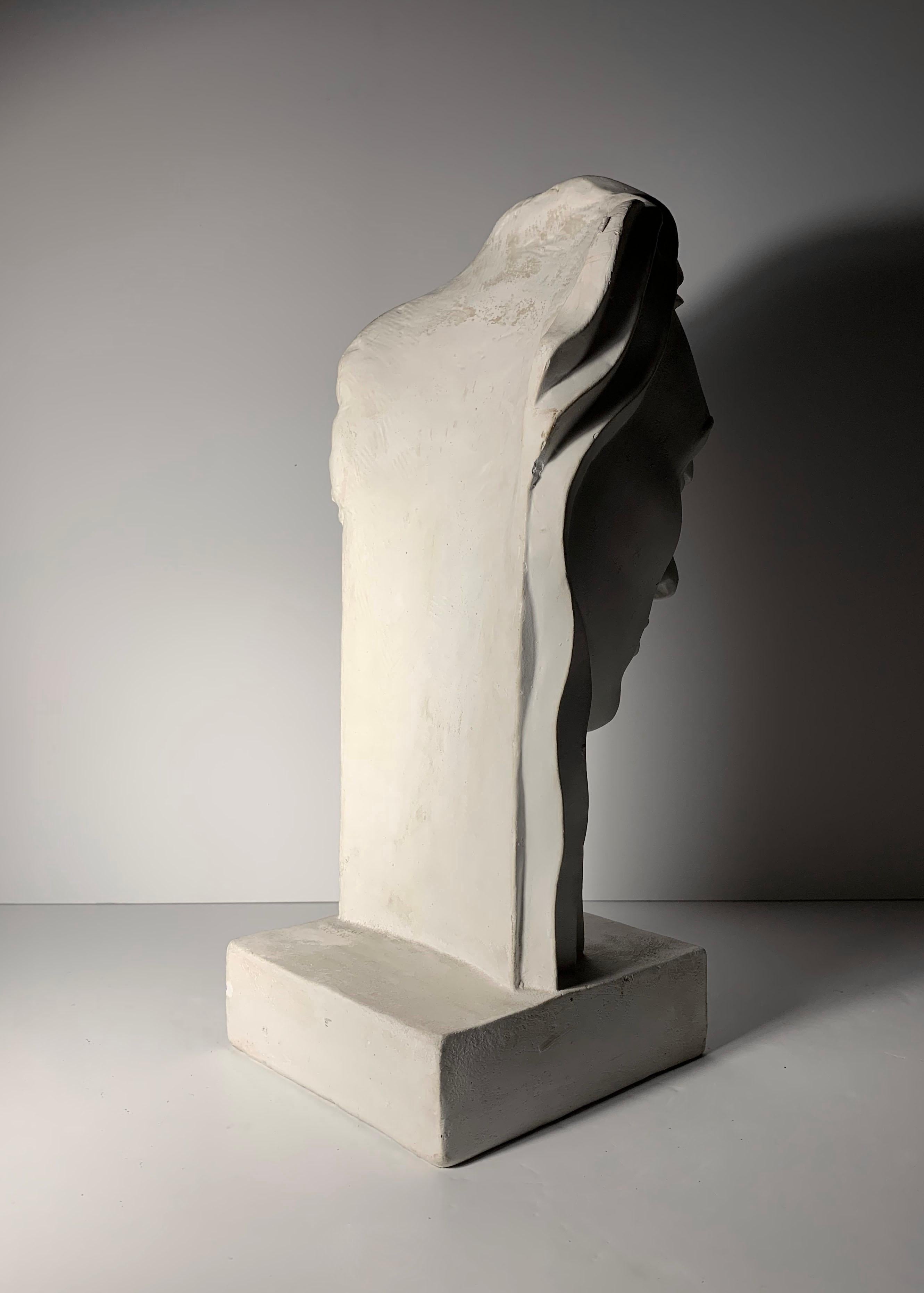 Postmoderne Lora Marx (Samuel Marx) Deko-Büstenkopf-Skulptur (Gips) im Angebot