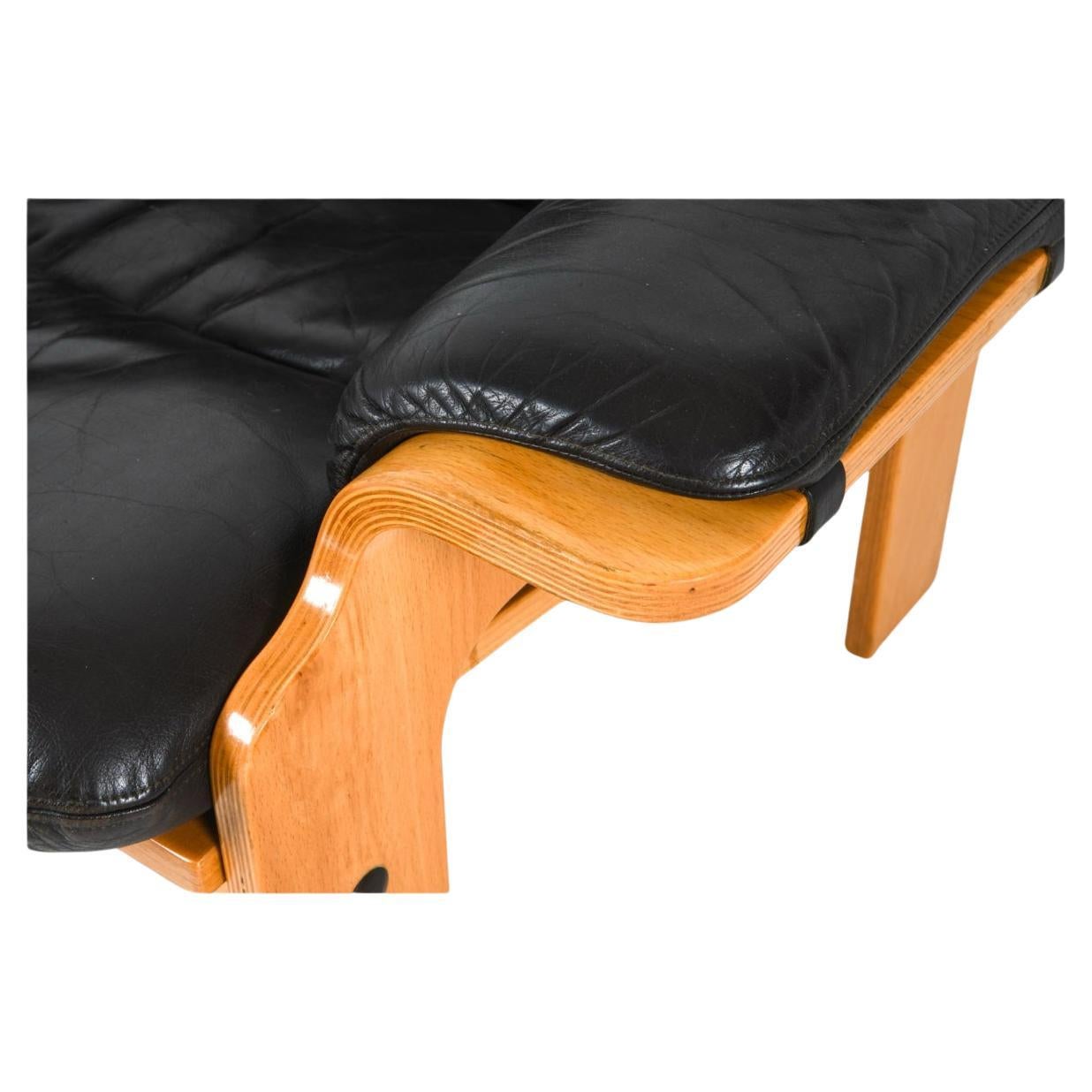 Woodwork Post modern lounge chair black leather bentwood Beech thin frame made in Germany For Sale