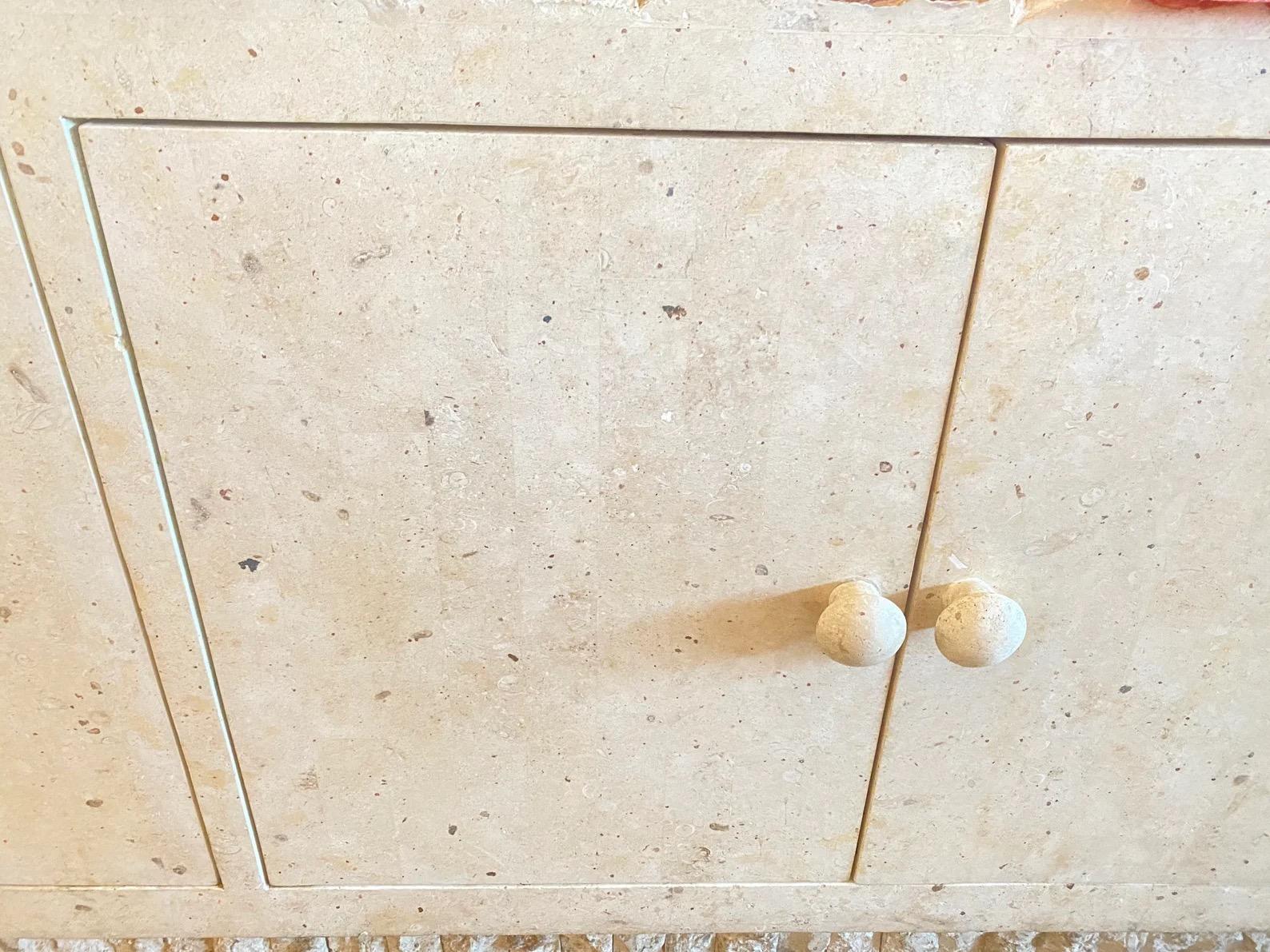 Post-Modern Maitland Smith Style Tessellated Mactan Stone Orb Credenza In Good Condition For Sale In Elkton, MD