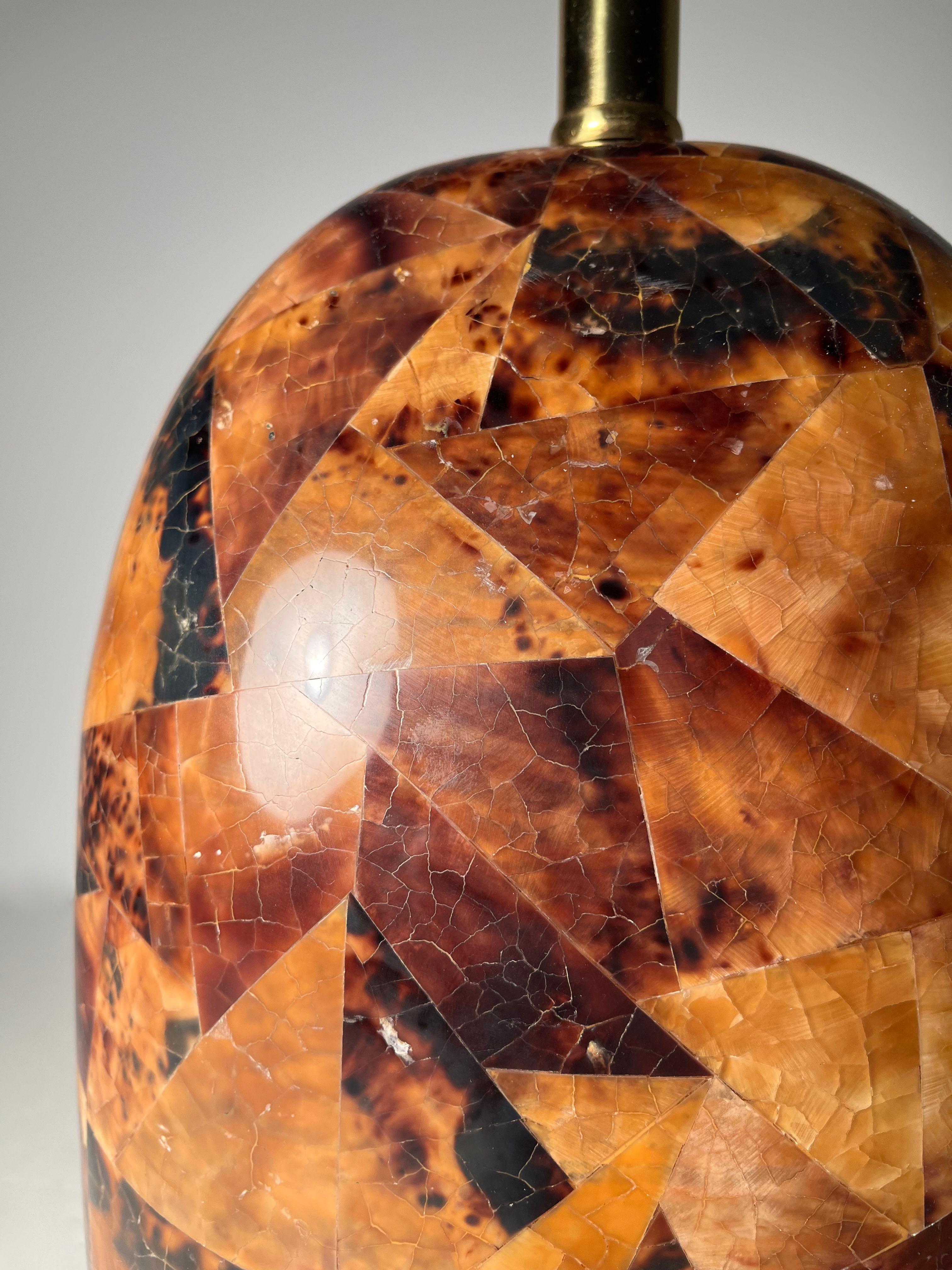 Post Modern Maitland Smith Tessellated Penshell Table Lamp In Good Condition For Sale In Chicago, IL