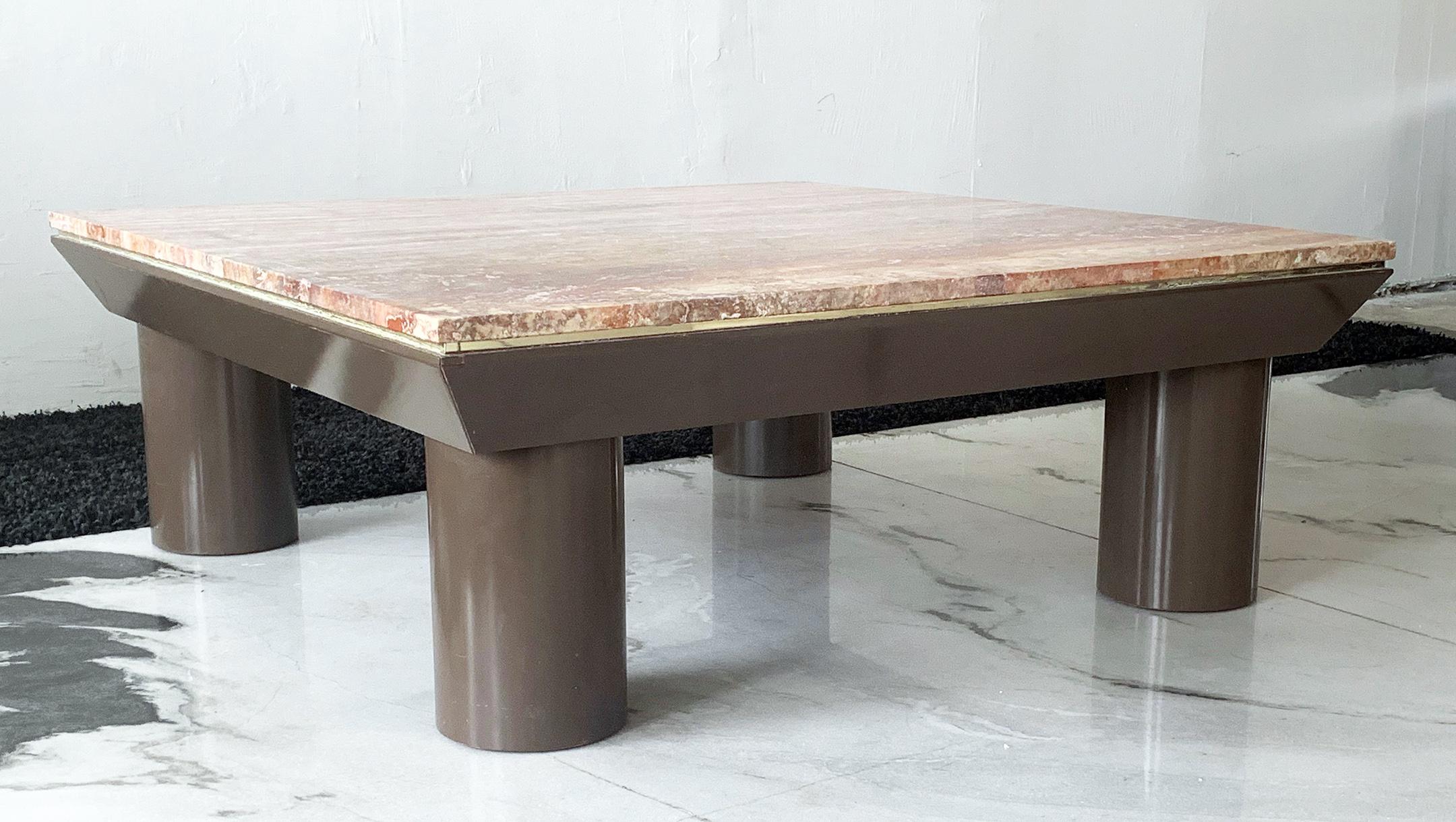 Late 20th Century Post Modern Marble and Lacquered Coffee Table in the Style of Mario Bellini