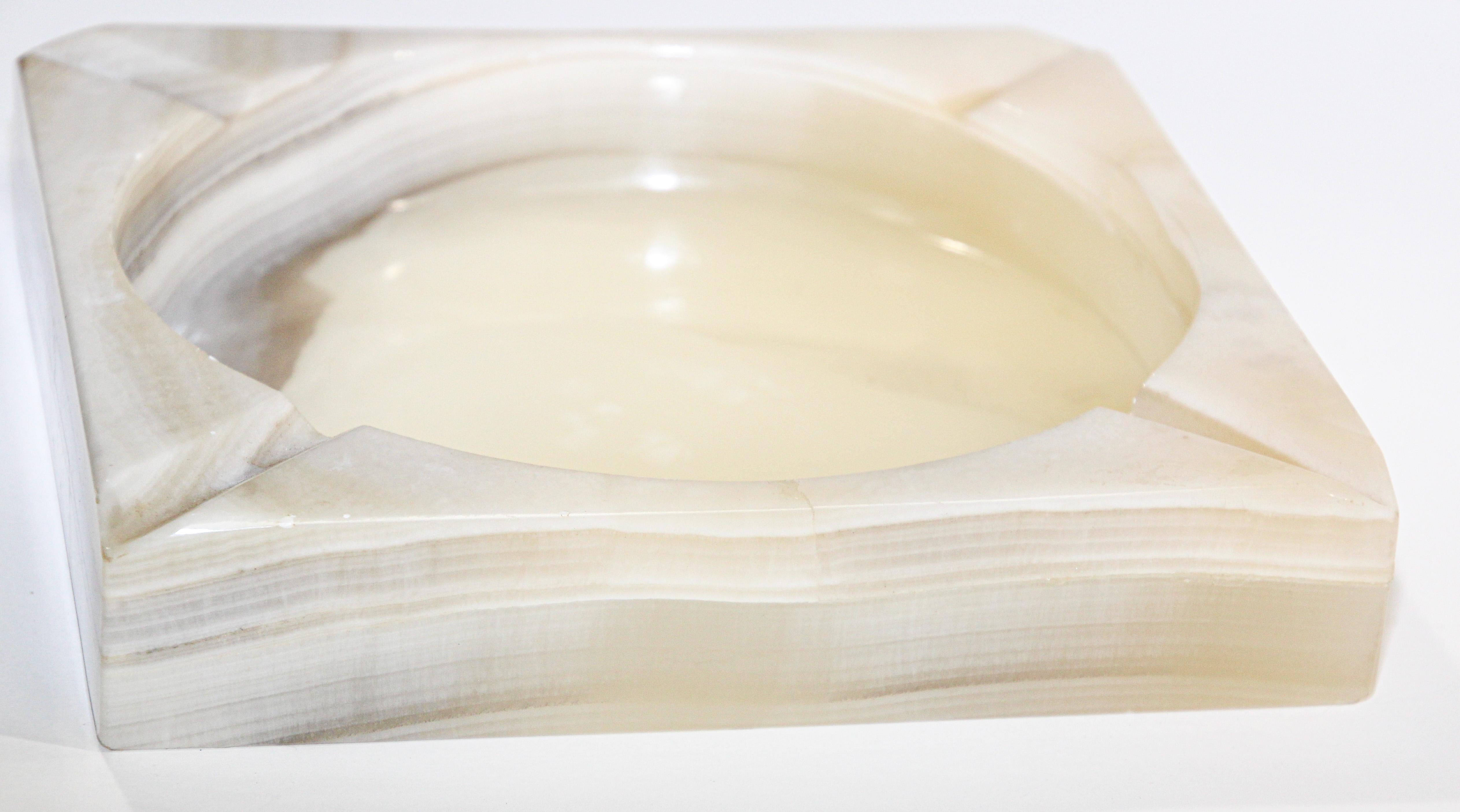 Post Modern Alabaster Ashtray 1970, Made in Italy In Good Condition For Sale In North Hollywood, CA