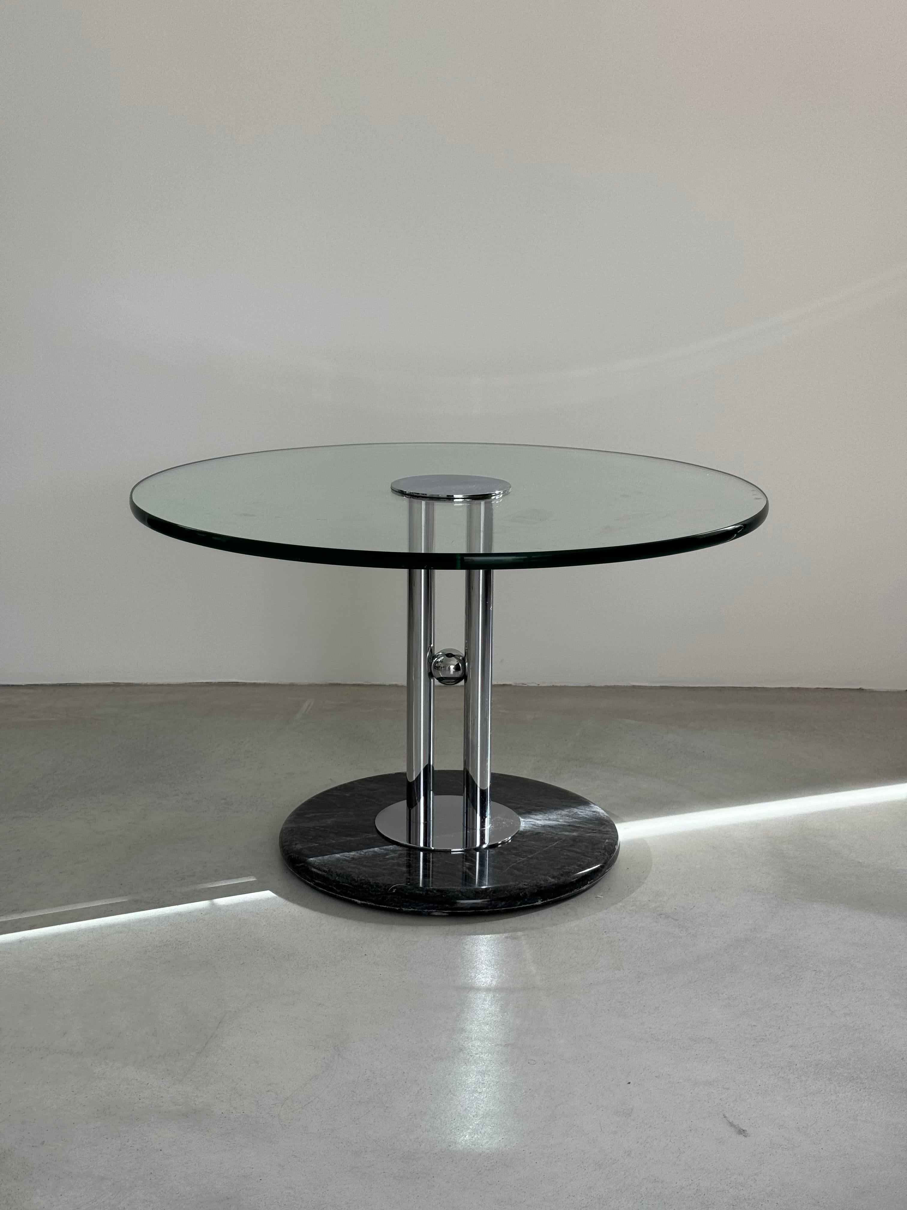 Post-Modern marble & glass coffee table, Italian design, circa 1980s For Sale 2