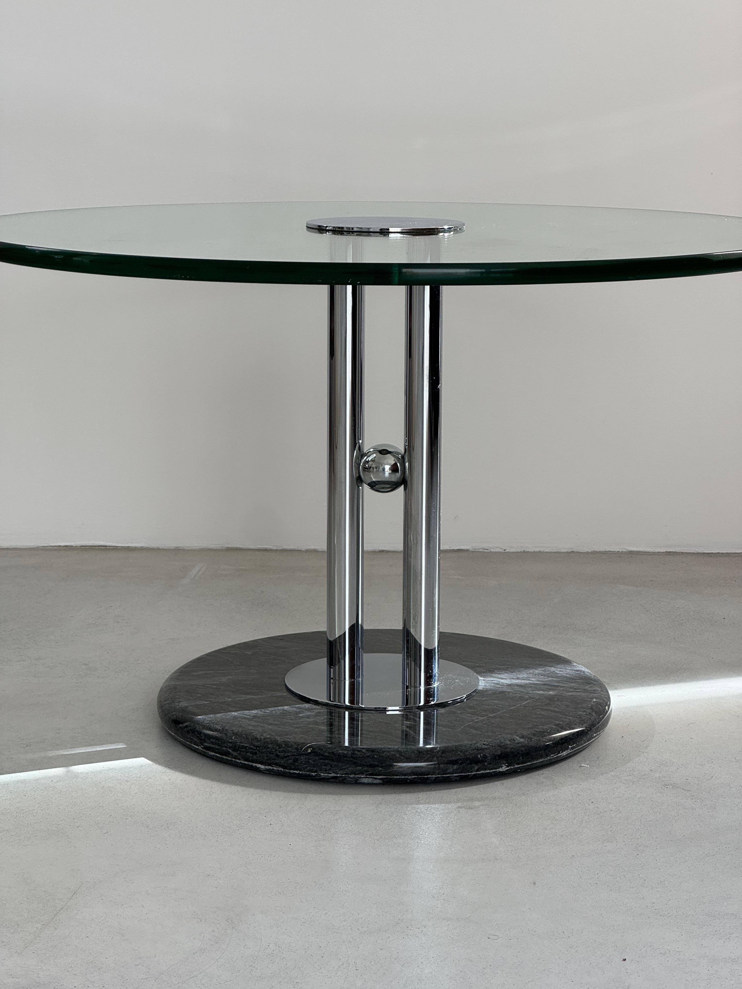 Post-Modern marble & glass coffee table, Italian design, circa 1980s For Sale 3