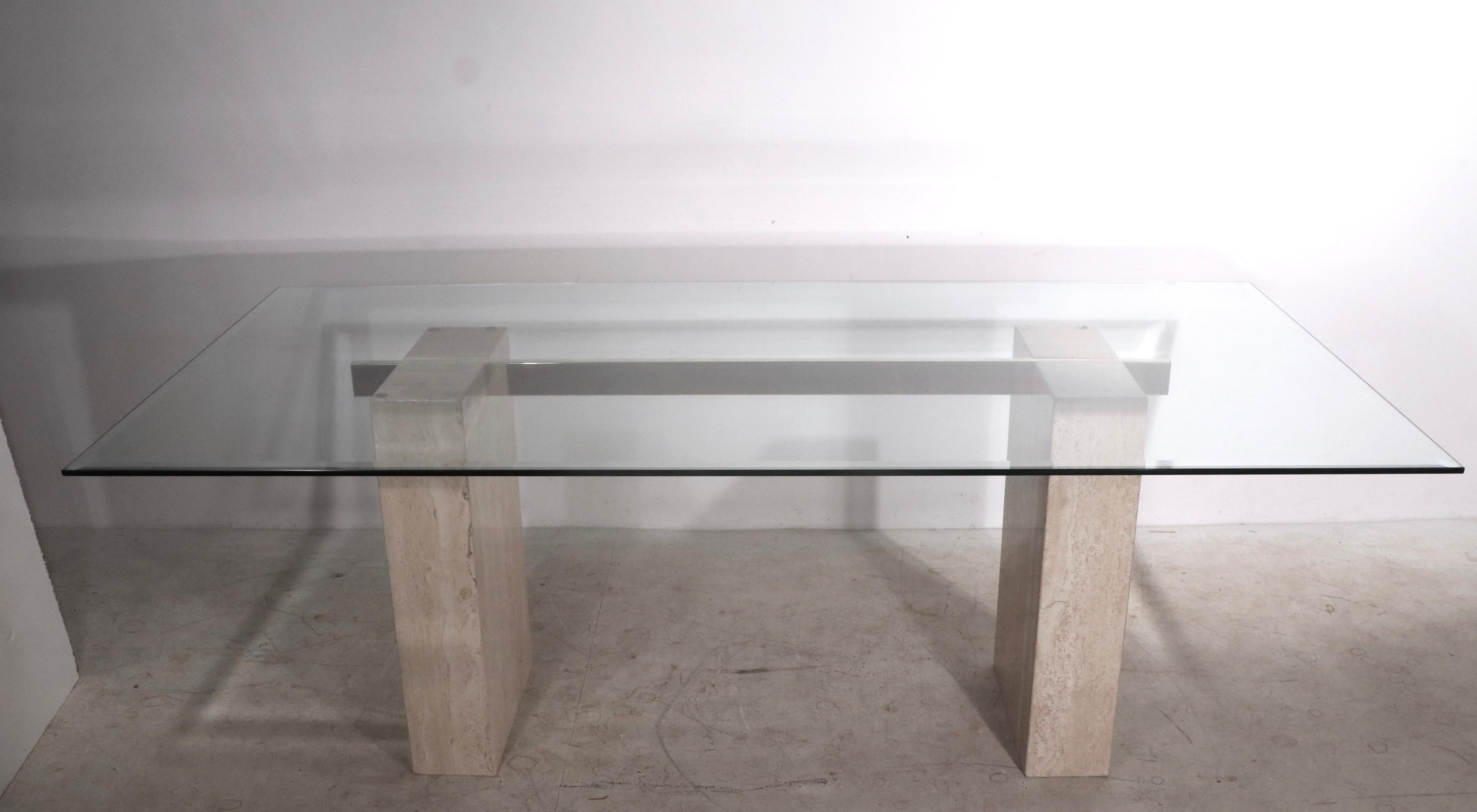 Table de salle à manger post-moderne en verre et marbre fabriquée en Italie par Artedi en vente 3