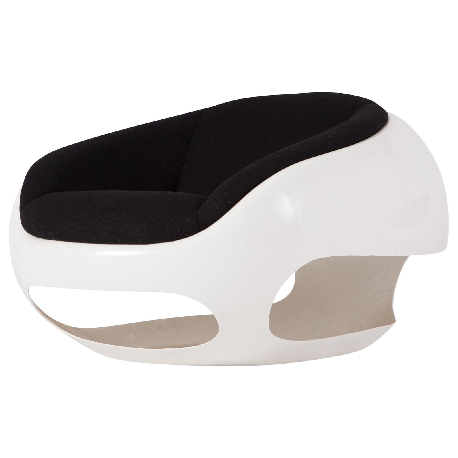 Postmodern Mario Sabot Sculptural 'Pod' Fiberglass Lounge Chair