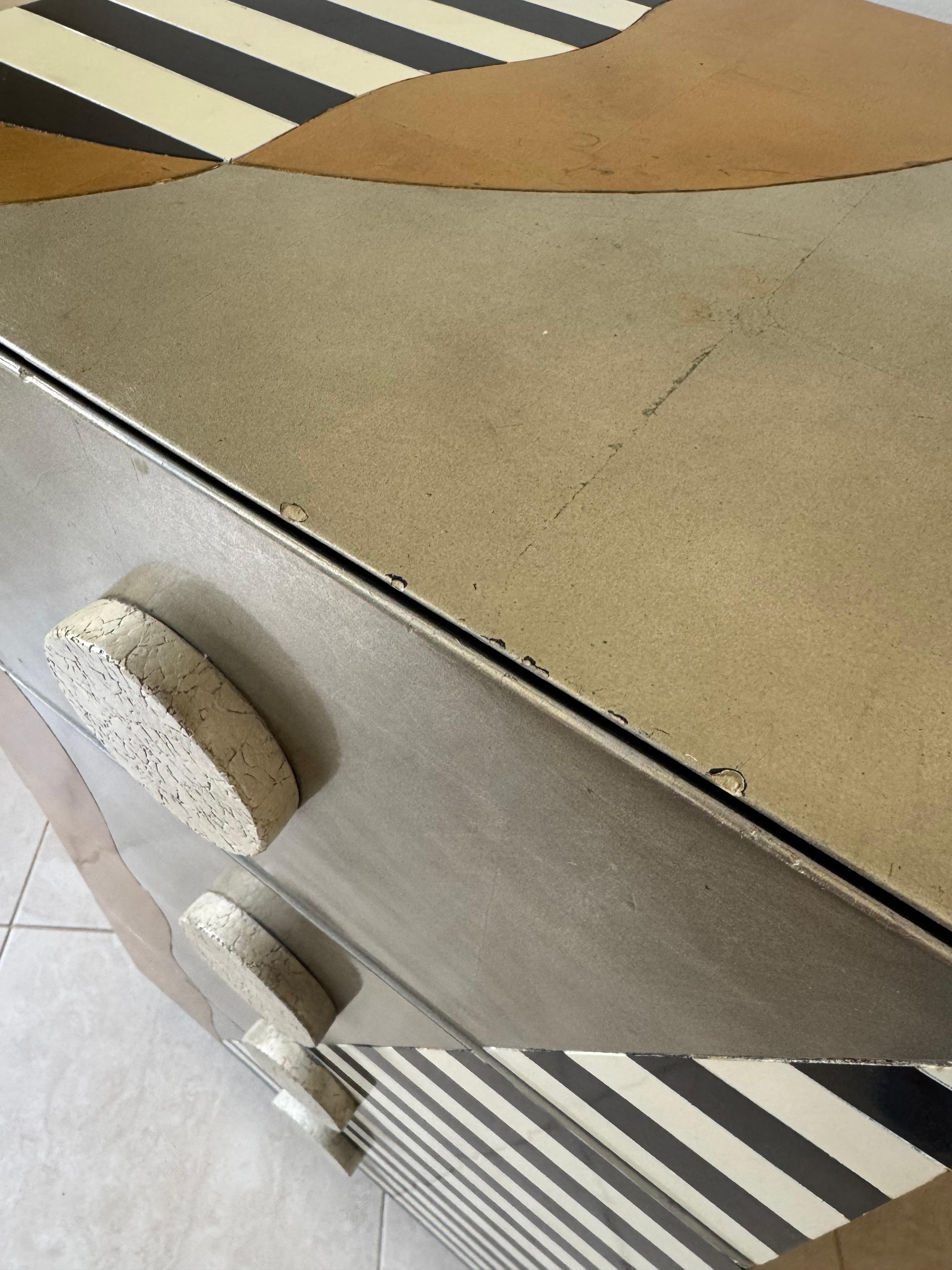 Fin du 20e siècle Commode post-moderne Memphis par Lam Lee en vente