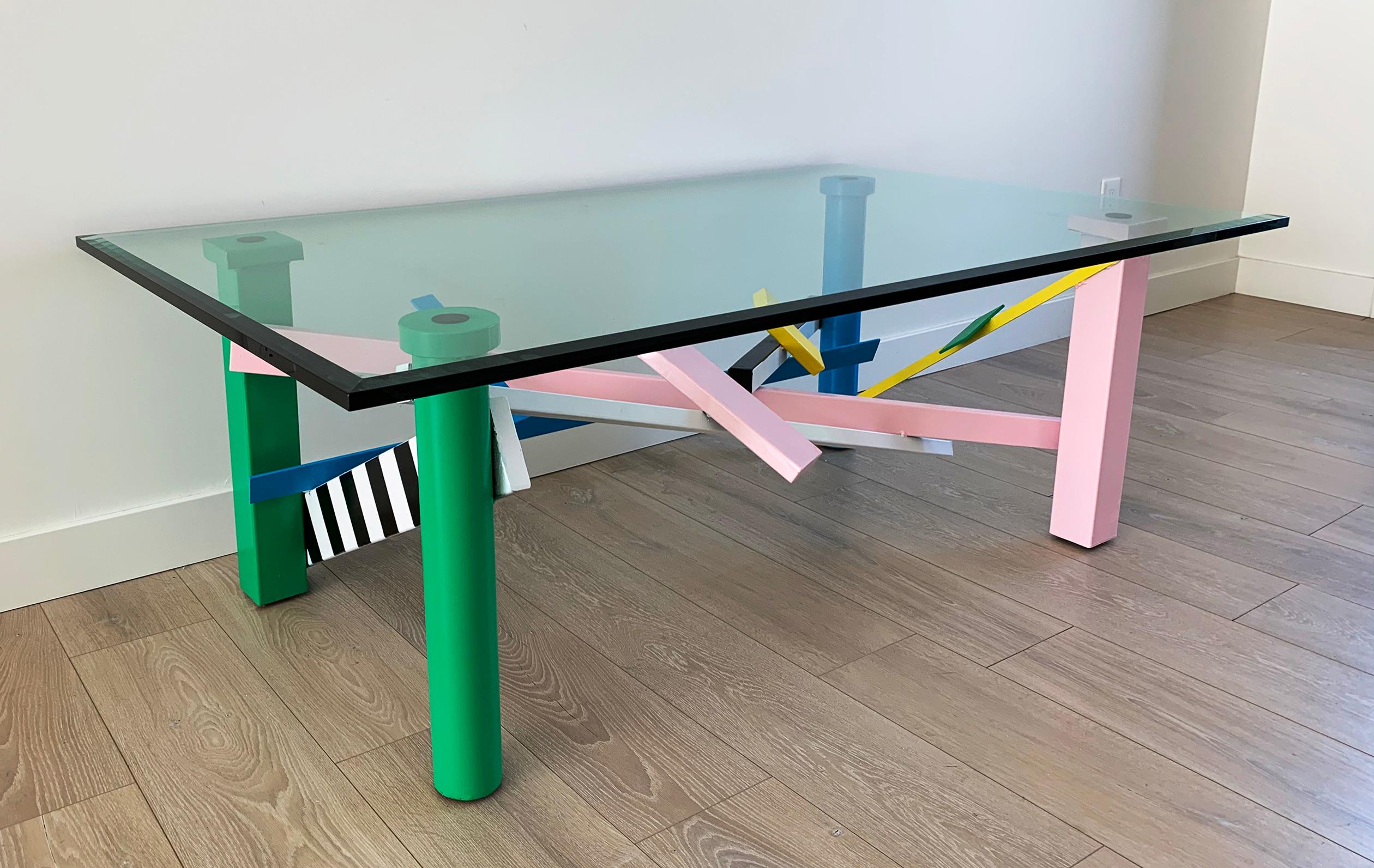 Postmodern Memphis Milano Style Coffee Table In Good Condition In Culver City, CA