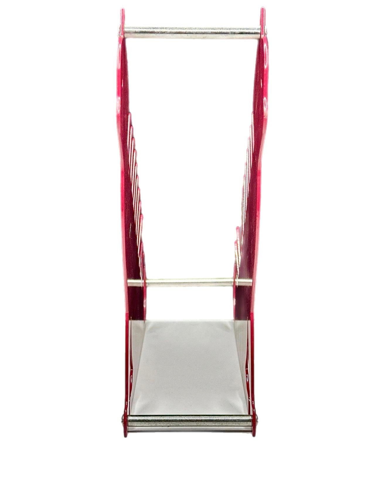 Post Moderno Memphis Salvatore Campos Art Brute Gato Rojo Soporte de escritorio metálico para cartas en Bueno estado para la venta en St.Petersburg, FL