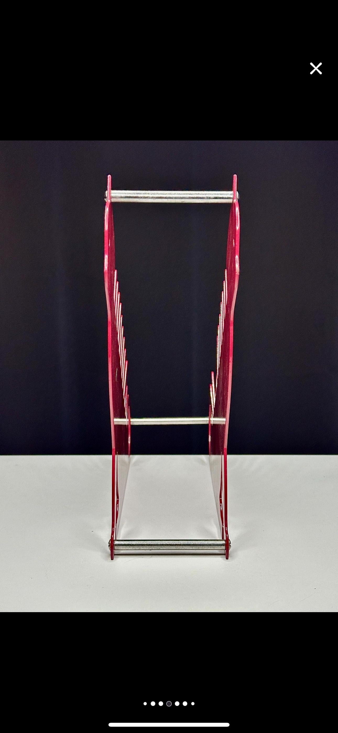 Post Moderno Memphis Salvatore Campos Art Brute Gato Rojo Soporte de escritorio metálico para cartas en venta 2