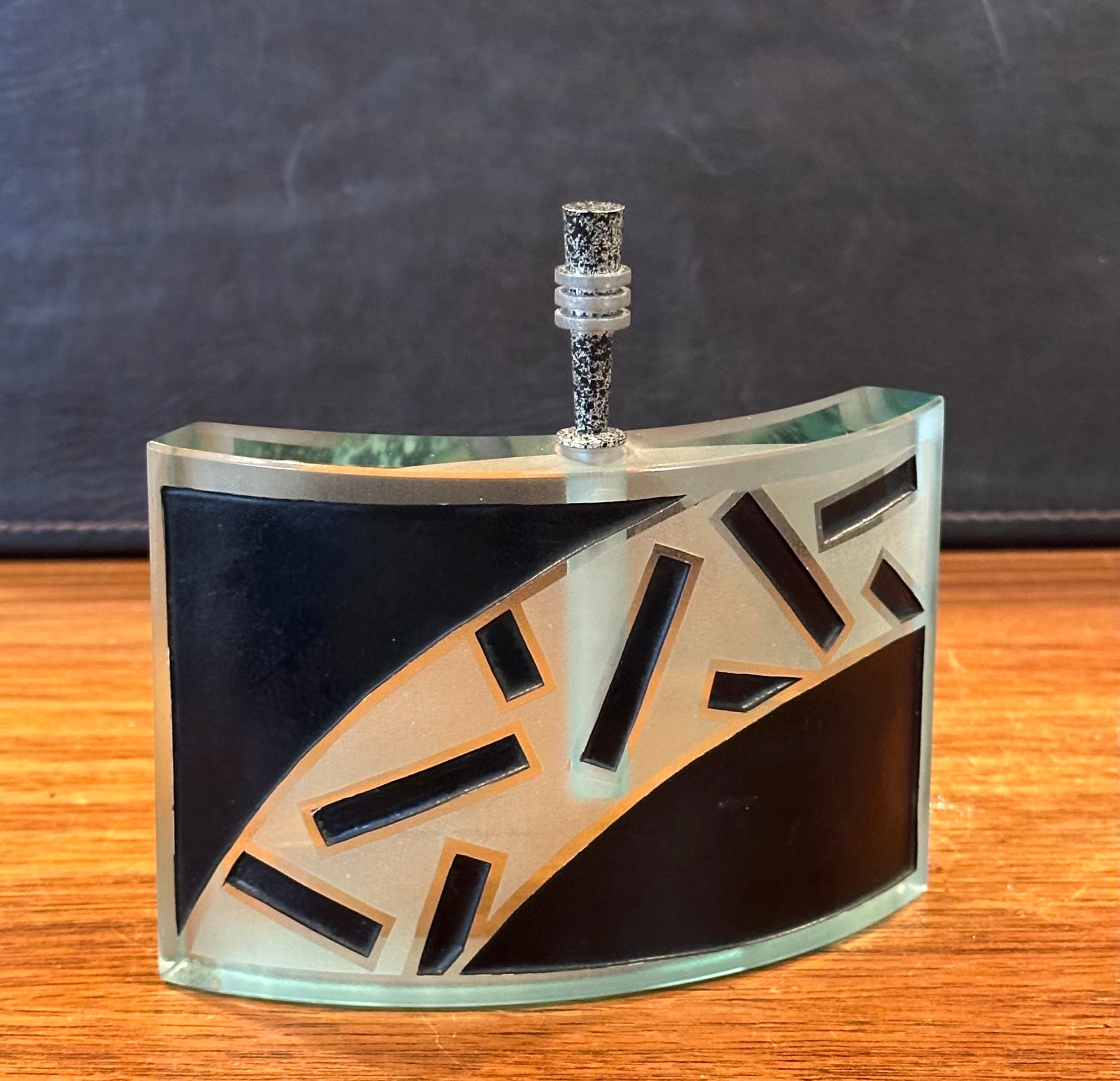 Postmoderne Parfümflasche aus Kunstglas im Memphis-Stil mit Stopper von Joan Irving 7
