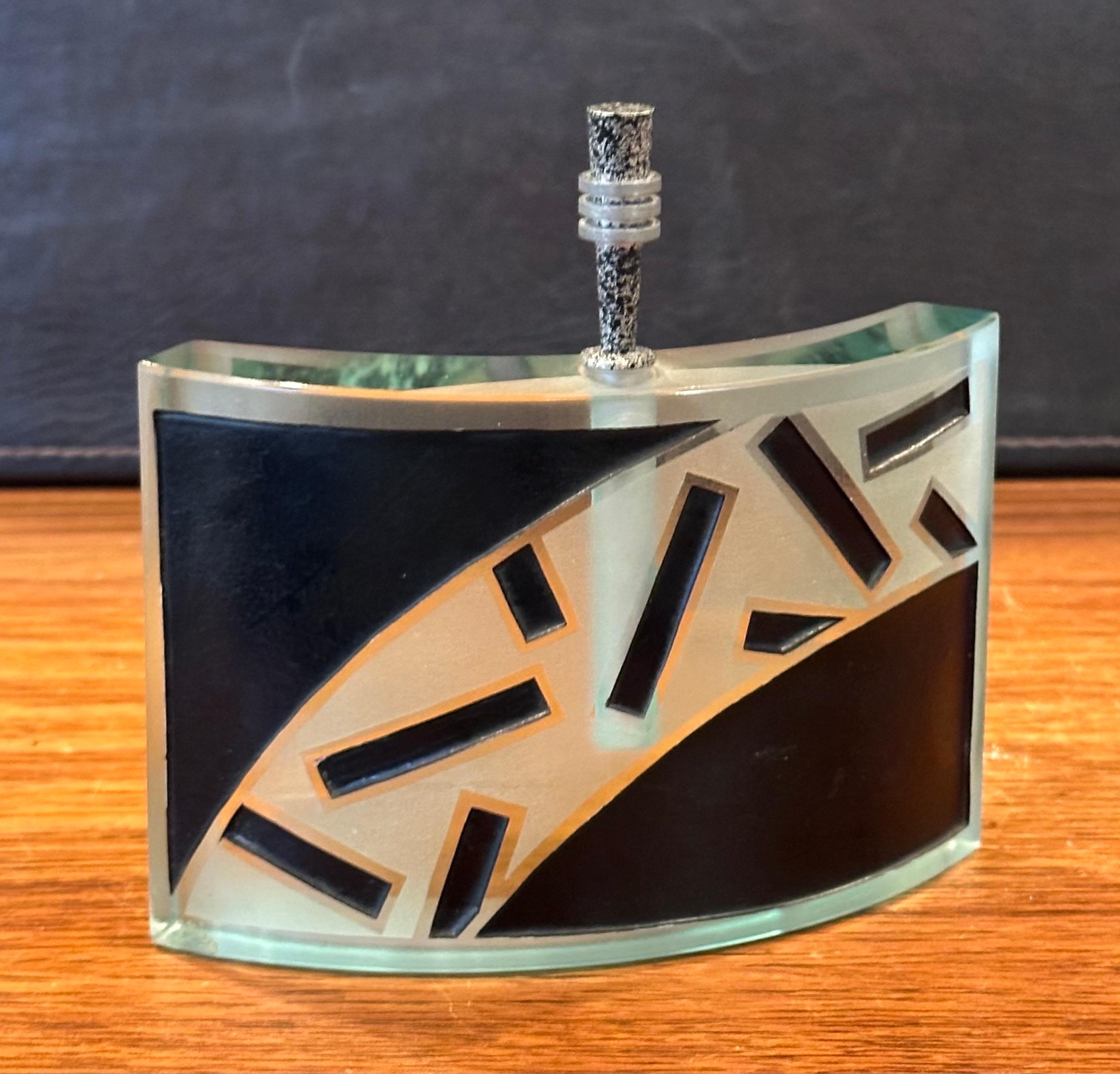 Postmoderne Parfümflasche aus Kunstglas im Memphis-Stil mit Stopper von Joan Irving (Glaskunst)