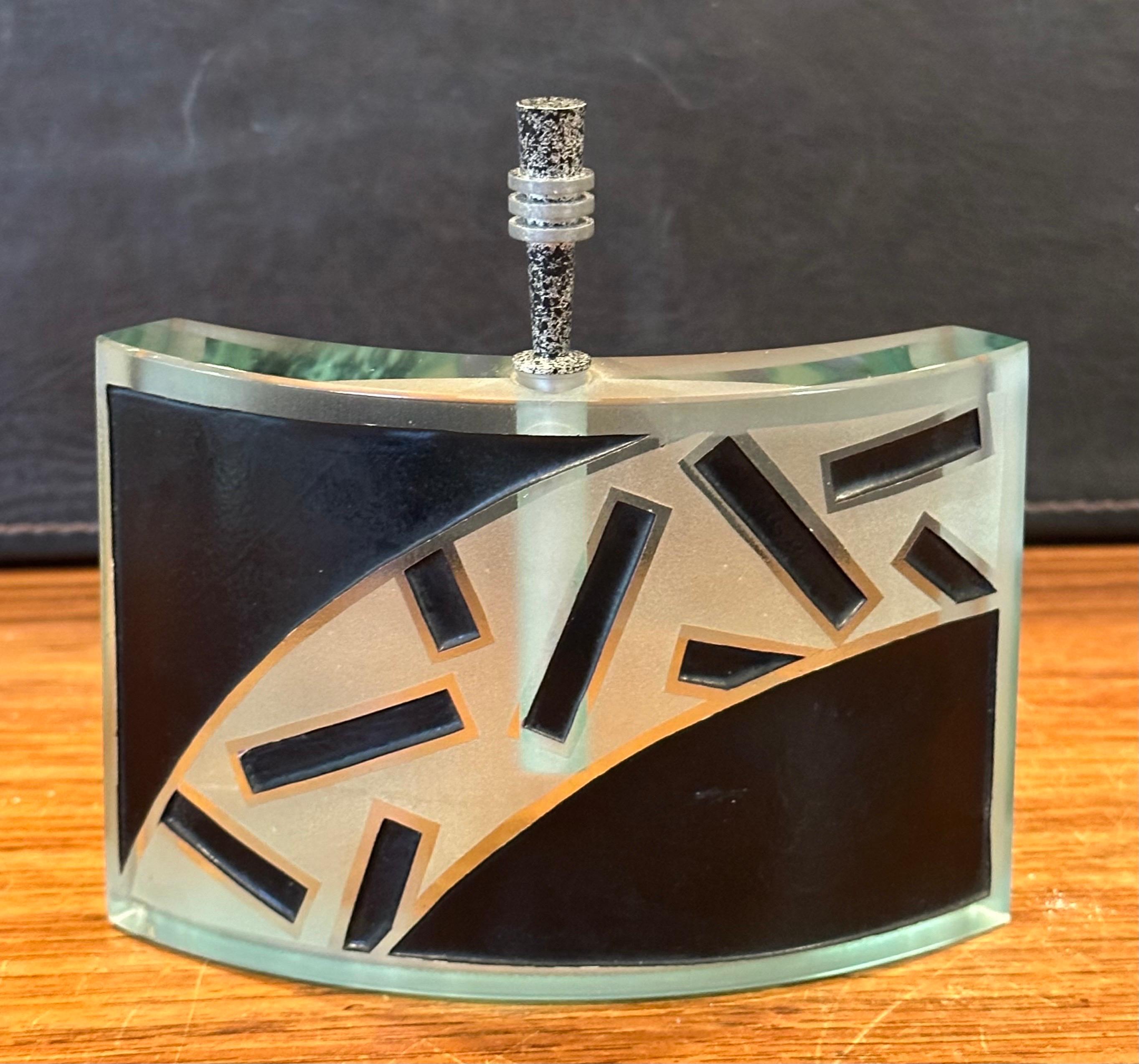Postmoderne Parfümflasche aus Kunstglas im Memphis-Stil mit Stopper von Joan Irving 2