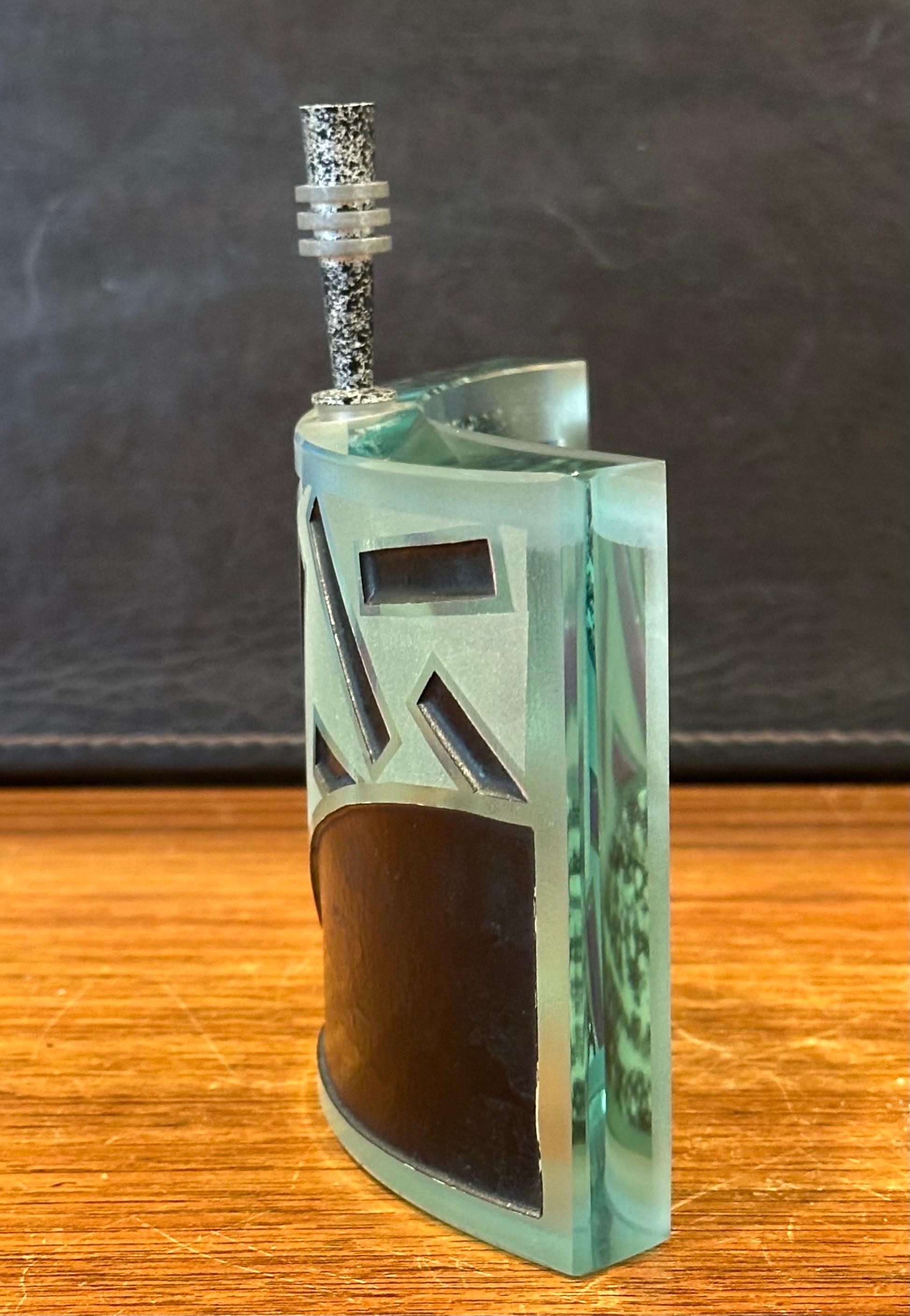 Postmoderne Parfümflasche aus Kunstglas im Memphis-Stil mit Stopper von Joan Irving 3