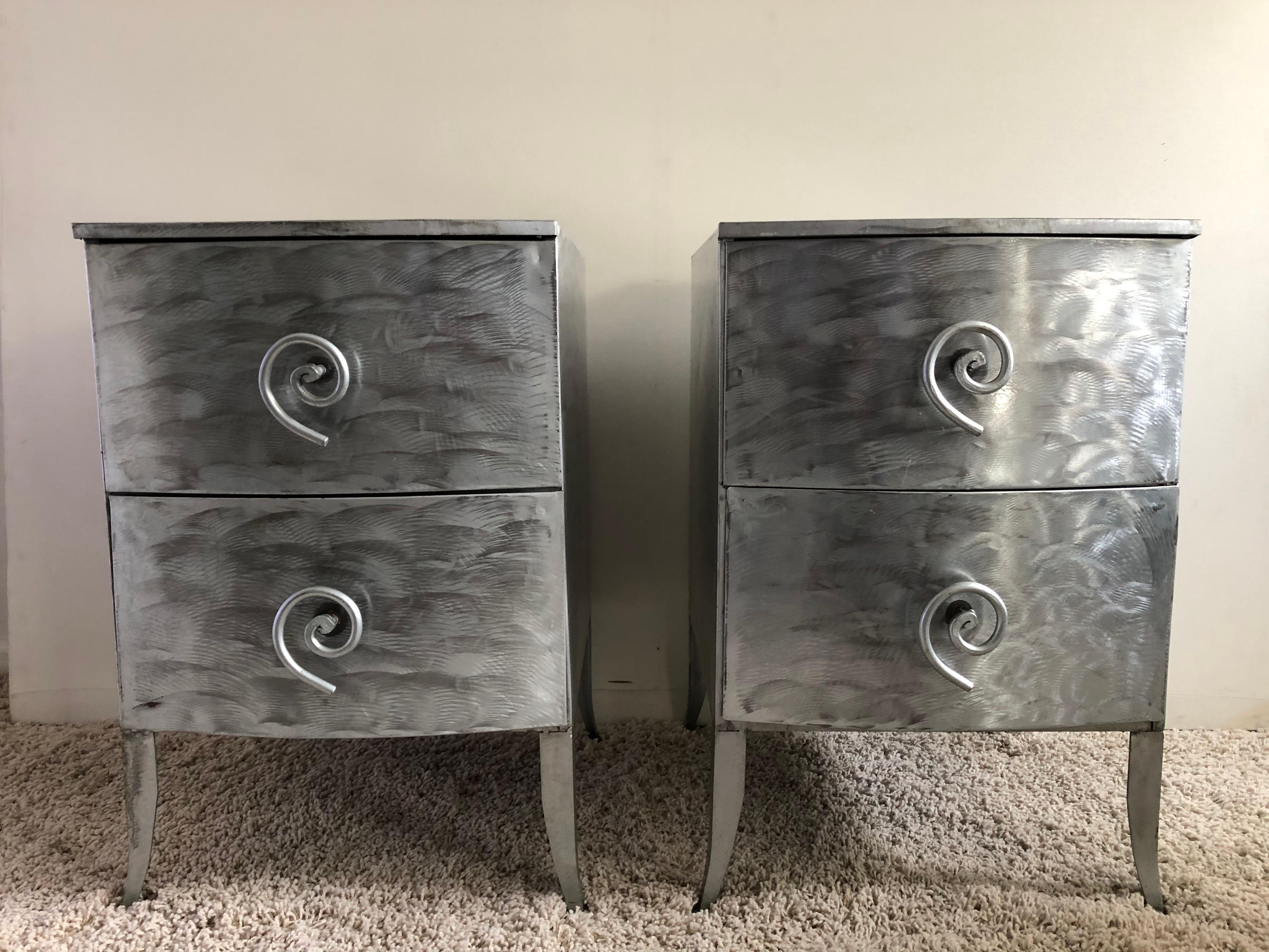 Postmodern Memphis Style Brushed Aluminum Nightstands / End Tables In Good Condition For Sale In Westport, CT