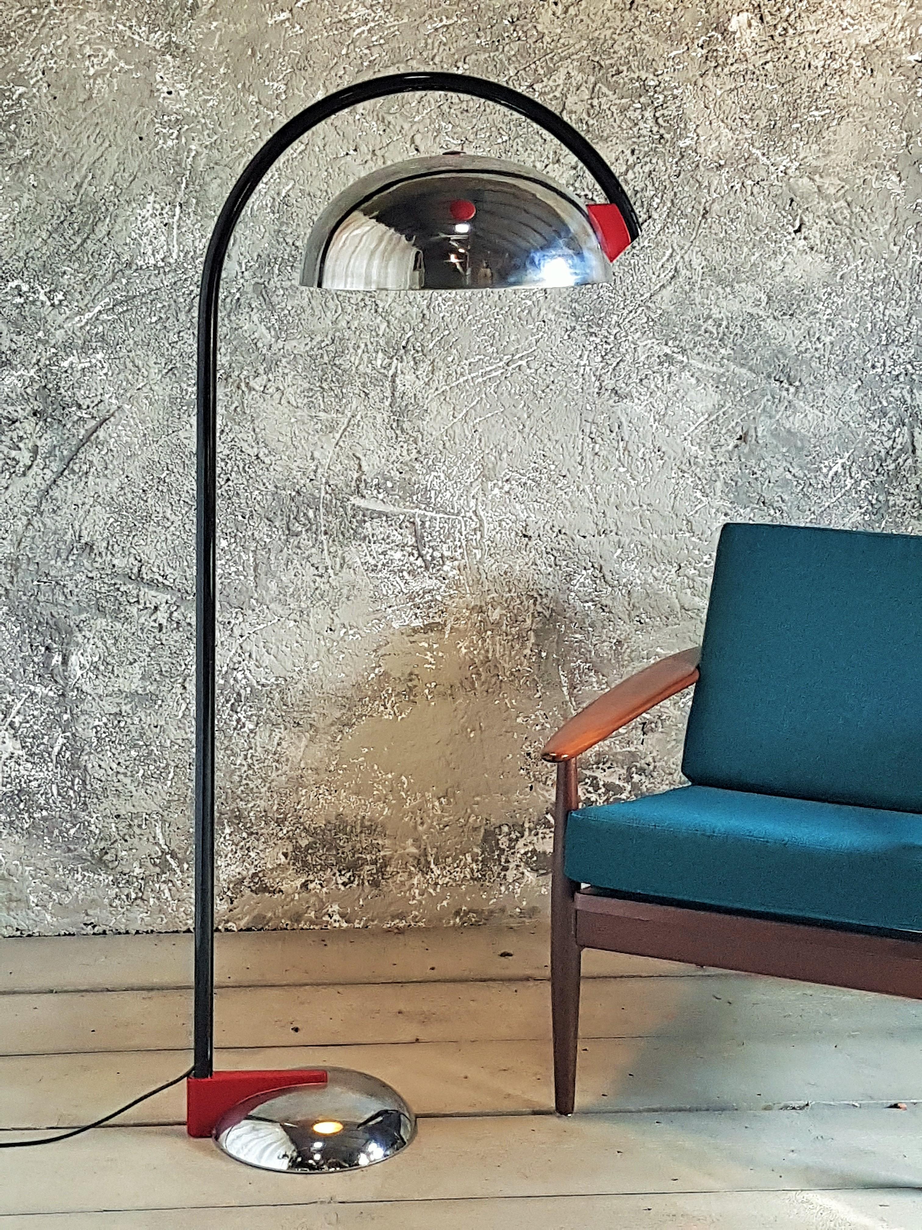 Post-Modern Memphis Style Chrome Reggiani Floor Lamp, Italy 1980 In Good Condition For Sale In Saarbruecken, DE