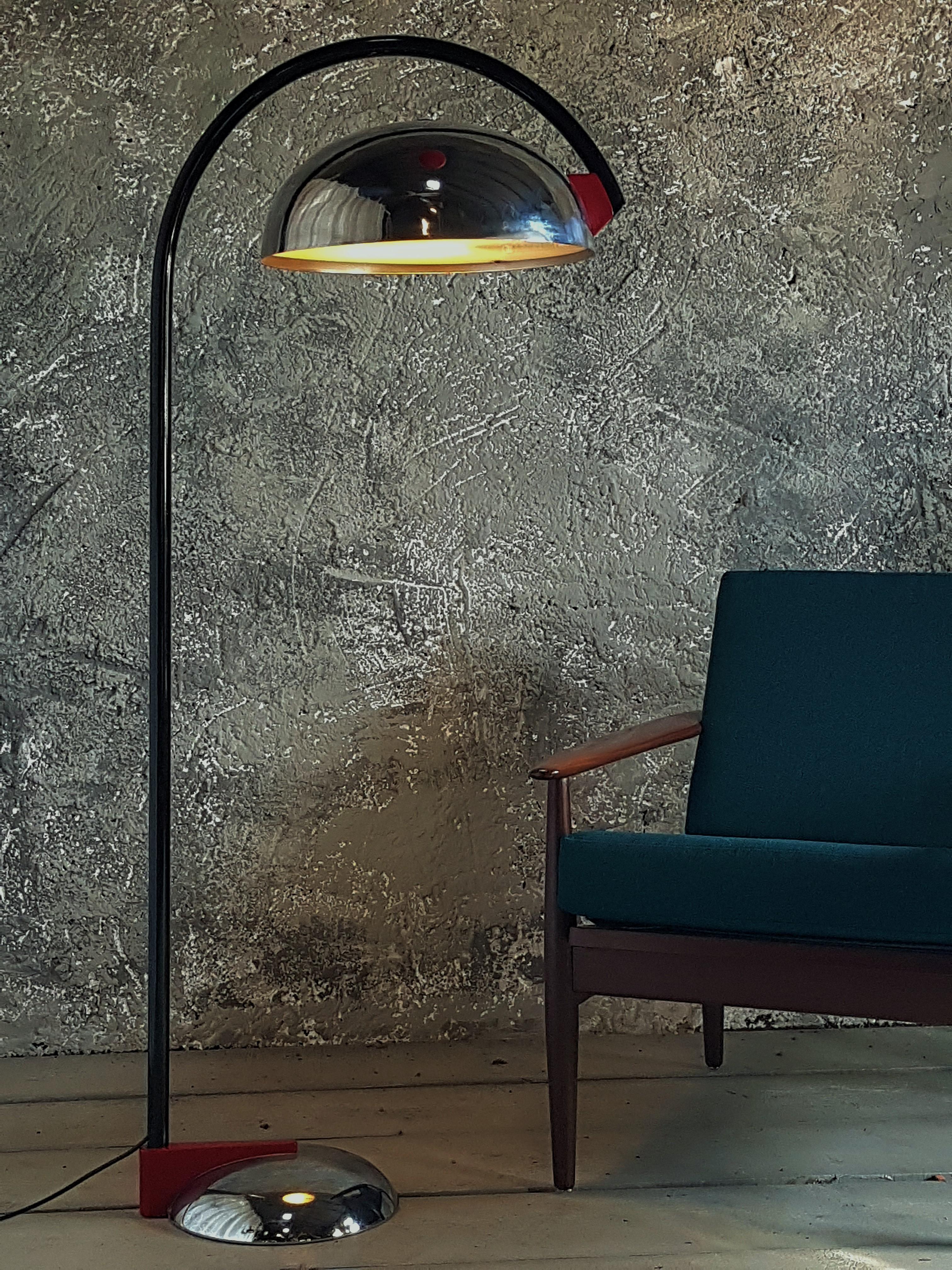 Late 20th Century Post-Modern Memphis Style Chrome Reggiani Floor Lamp, Italy 1980 For Sale