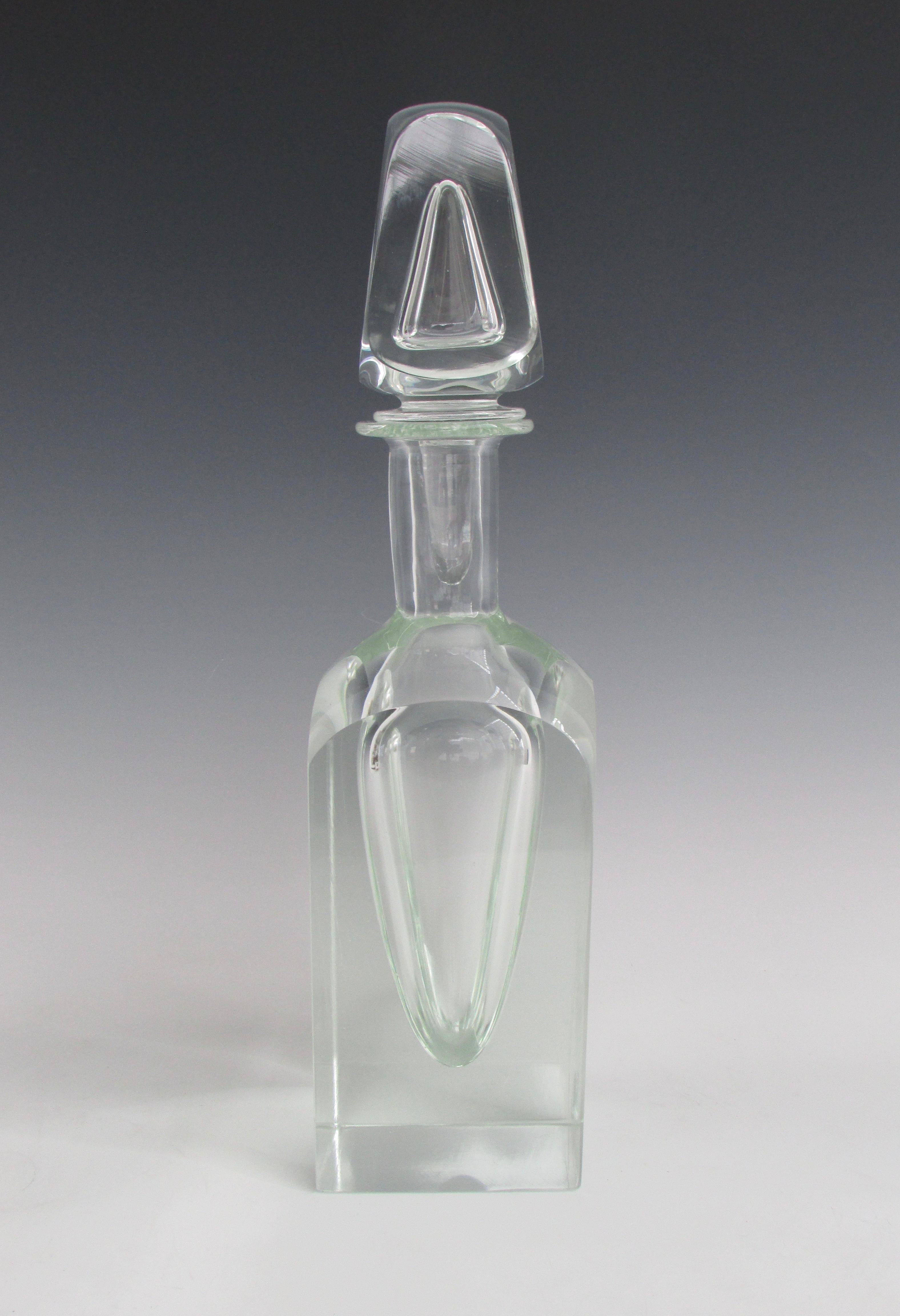 Post Modern Memphis Style Clear Murano Polished Glass Decanter In Good Condition For Sale In Ferndale, MI