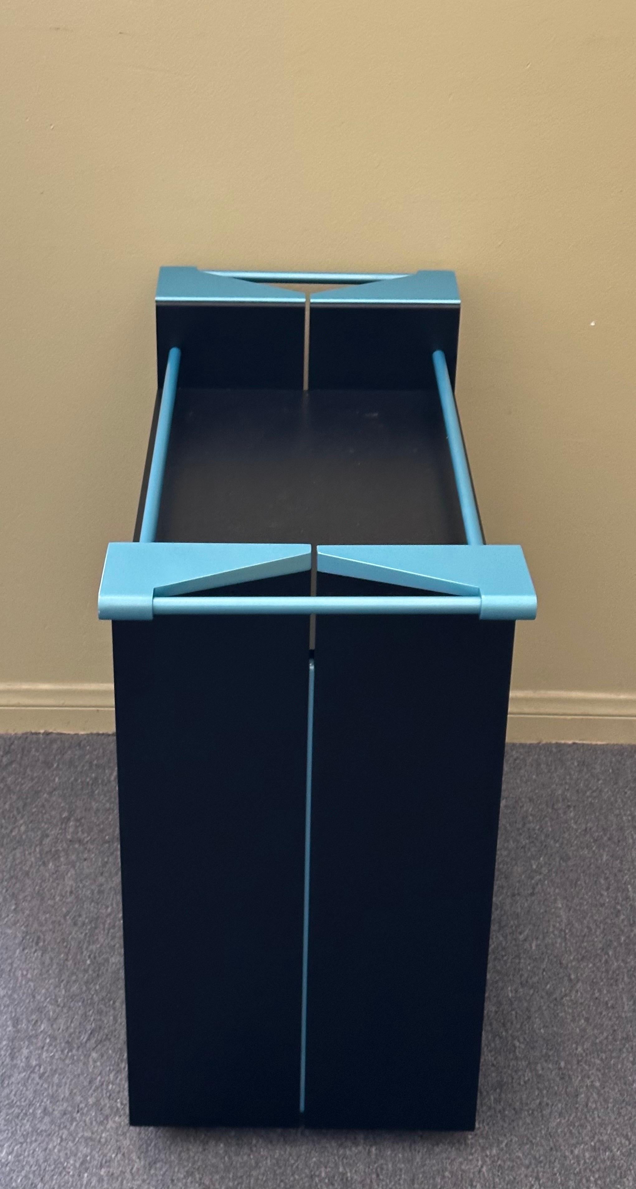 Carrello da bar post-moderno con struttura in alluminio in stile Memphis in vendita 2