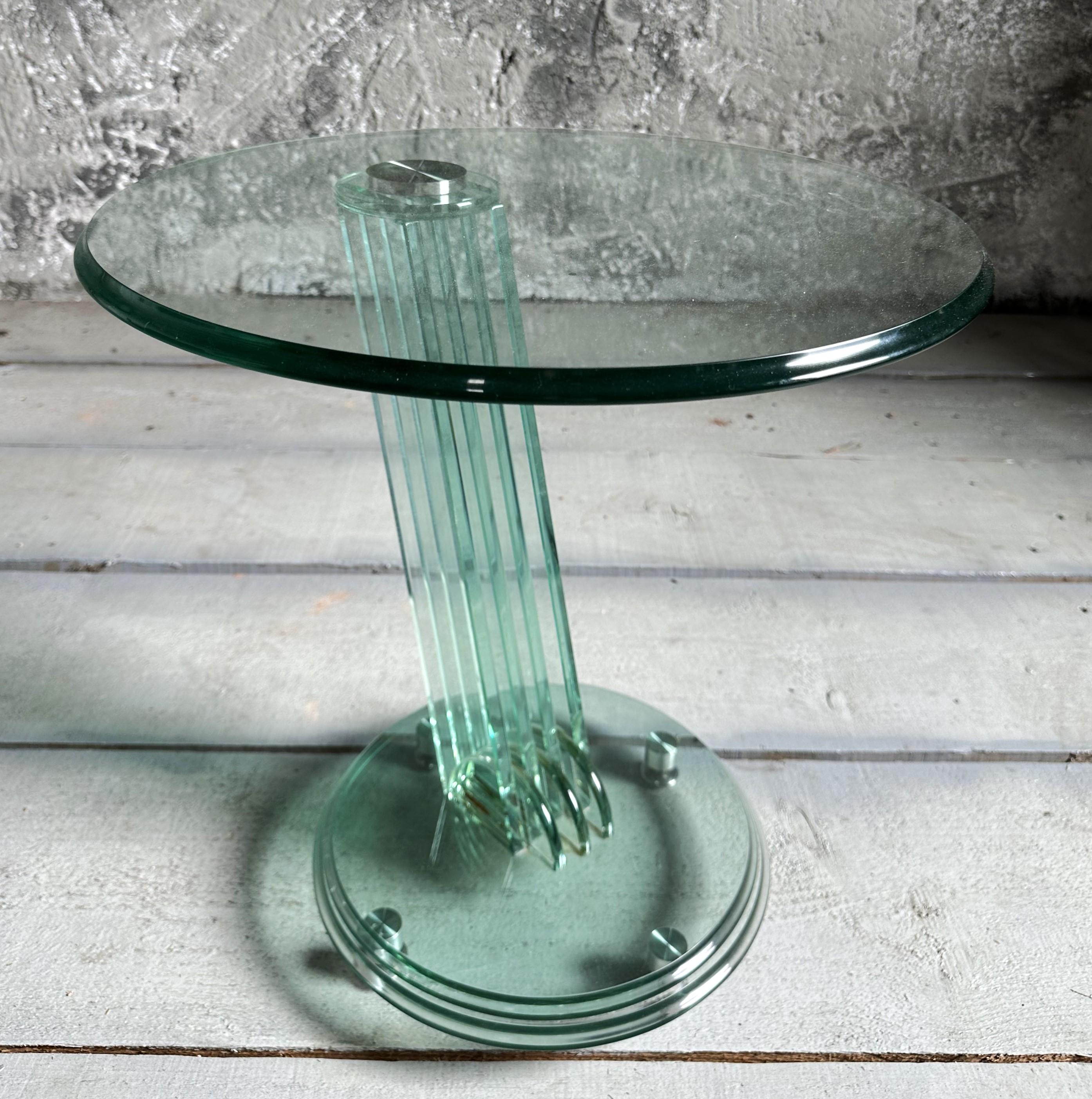 Table d'appoint postmoderne Memphis Fontana Arte, verre massif, Italie années 1980 en vente 3