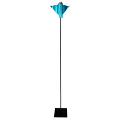 Postmoderne Stehlampe aus Metall mit blauem Vogelschirm von Bjart Rhenen