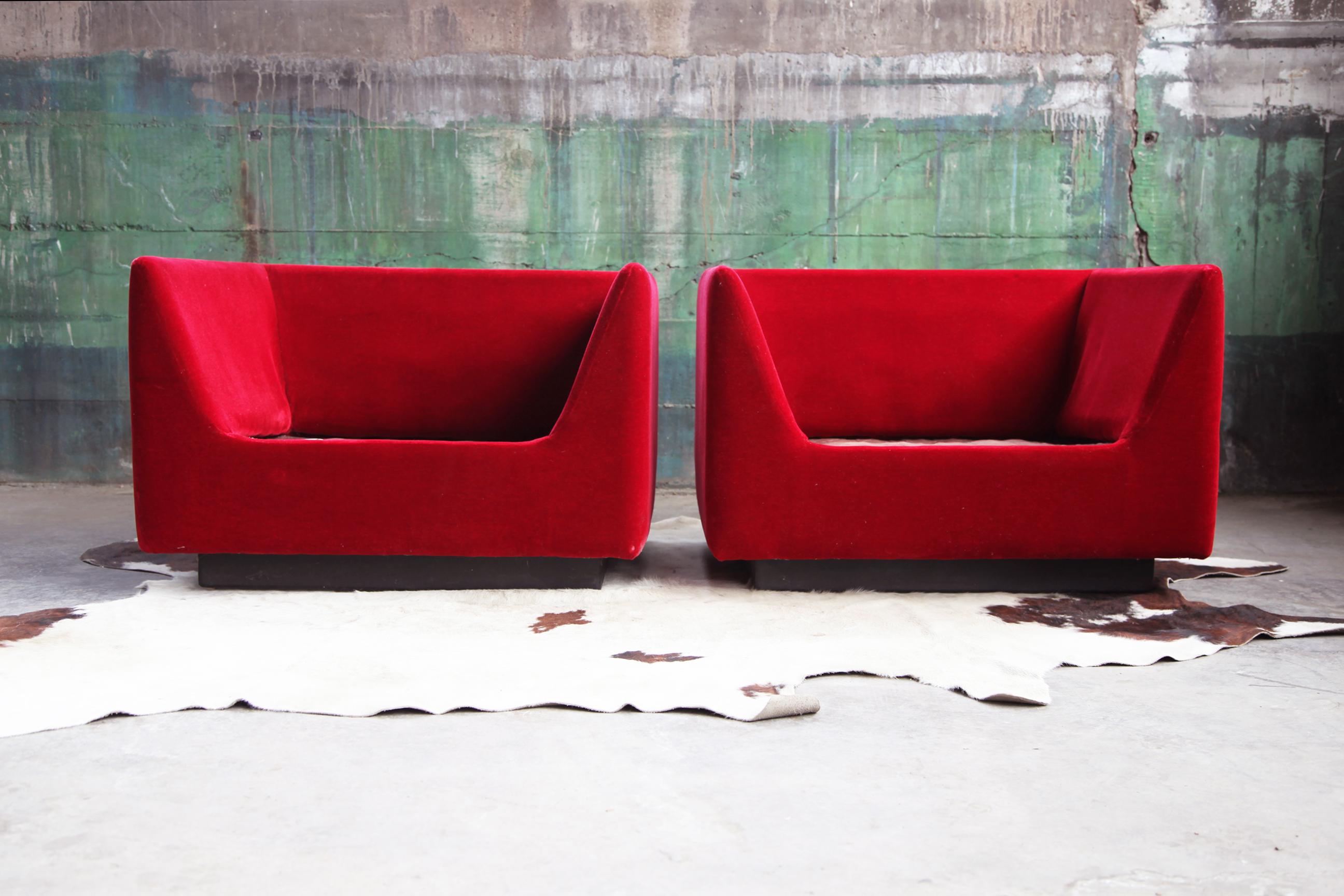 Postmoderner roter Loungesessel aus der Mitte des Jahrhunderts von Metropolitan of San Francisco (Polster) im Angebot