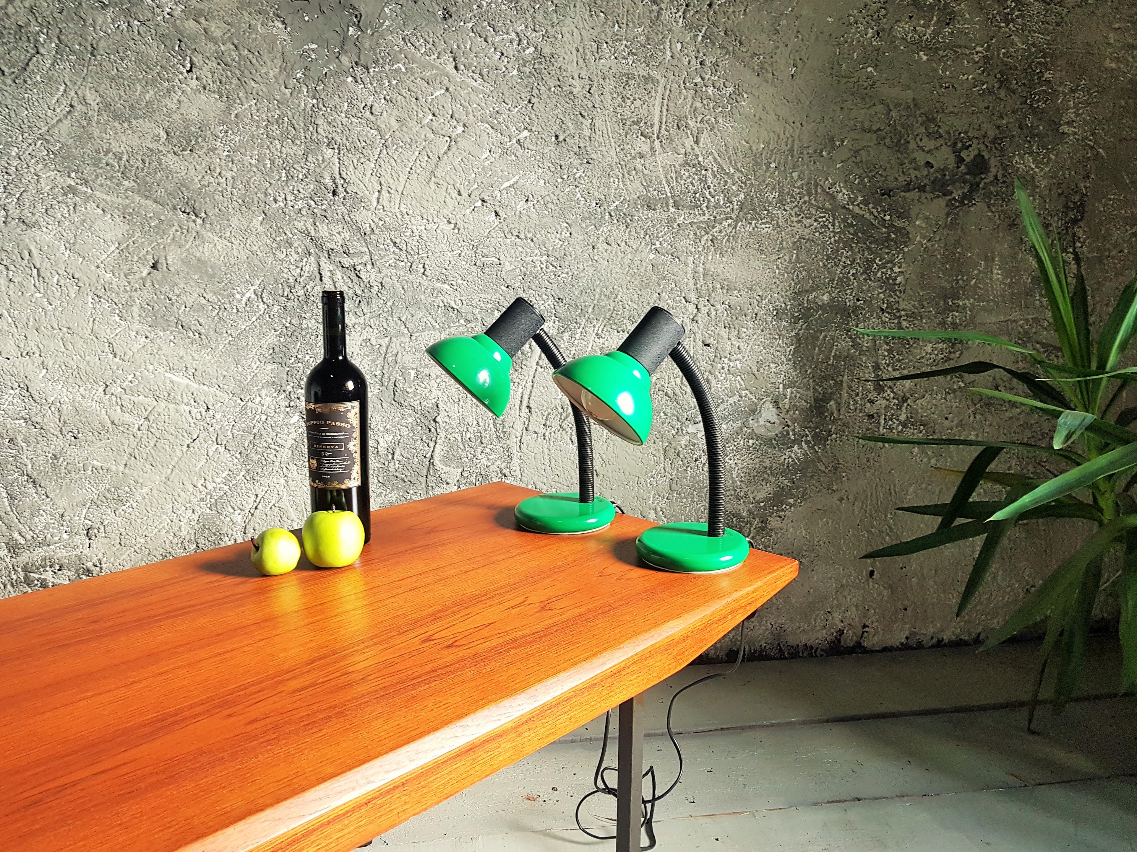 Post-Modern Midcentury Pair of Table Desk Lamps, Targetti, Italy, 1982 For Sale 9
