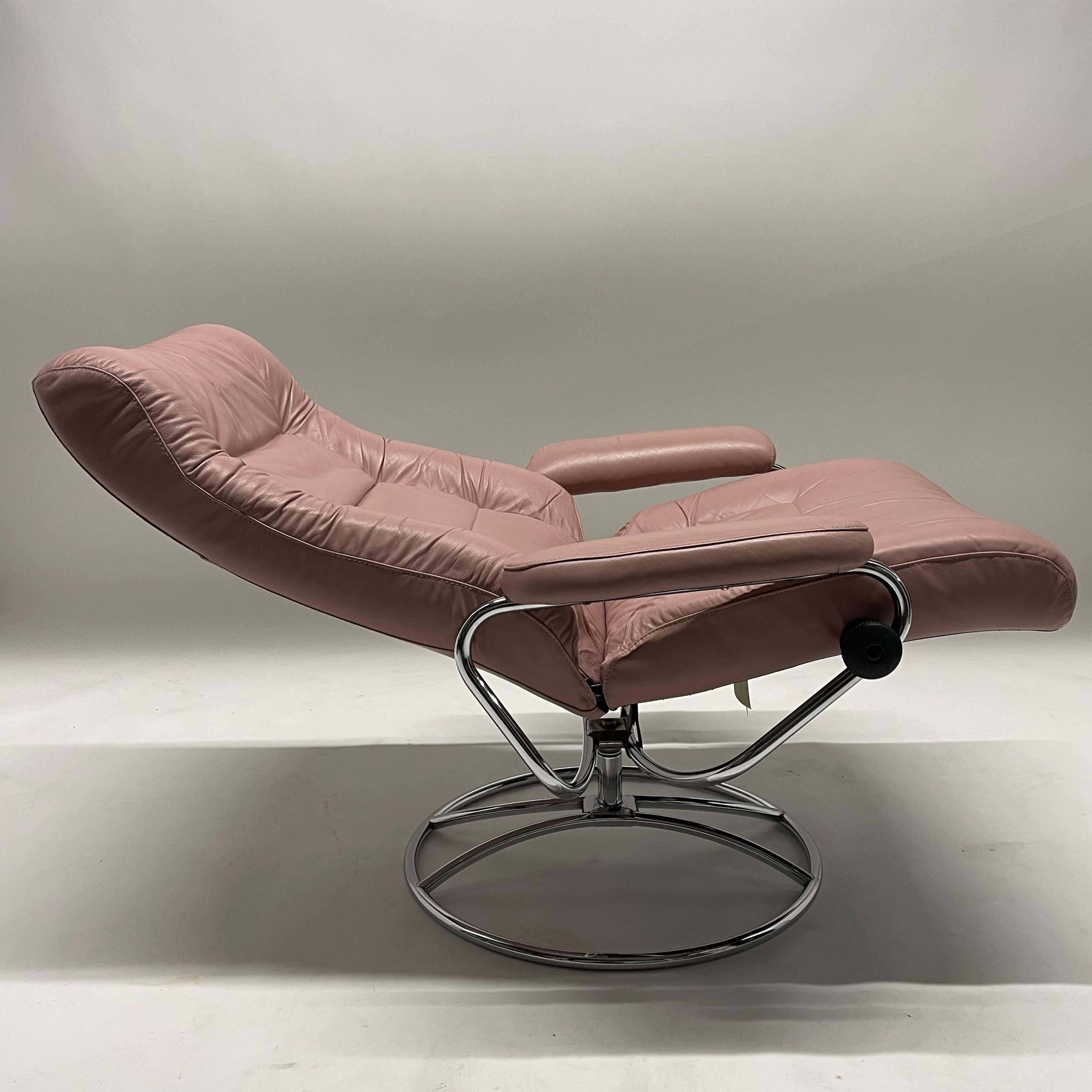 20th Century Postmodern Millennial Pink Leather Ekornes 