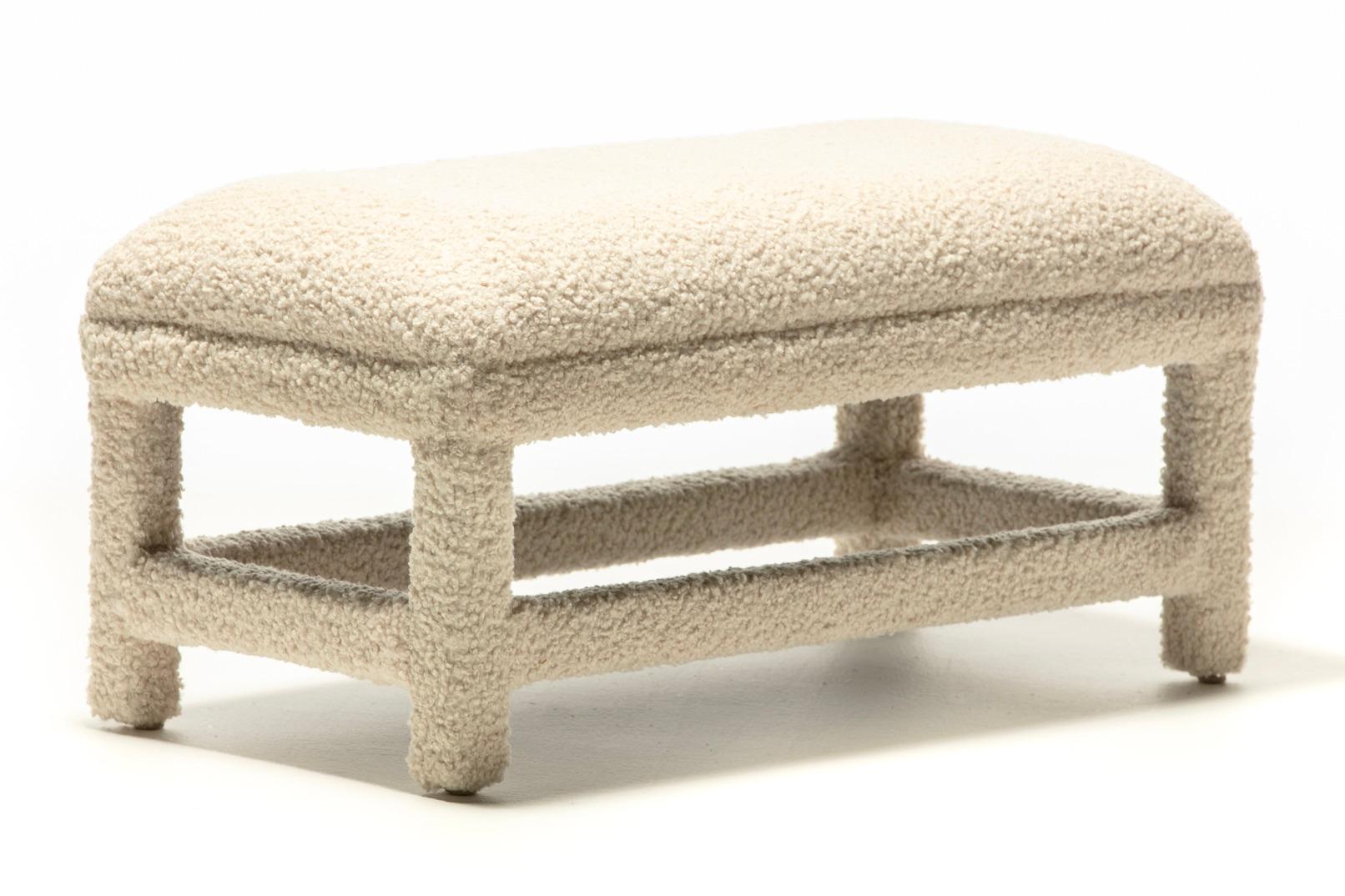 Post-Modern Post Modern Milo Baughman Parsons Style Bench in Ivory White Bouclé, circa 1980s For Sale