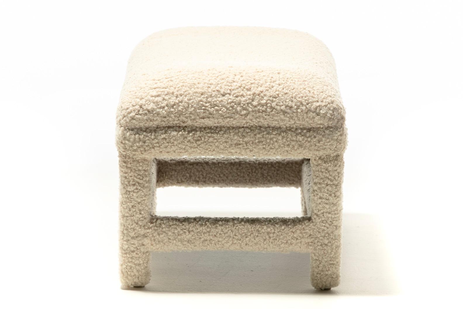 Post Modern Milo Baughman Parsons Style Bench in Ivory White Bouclé, circa 1980s In Good Condition For Sale In Saint Louis, MO