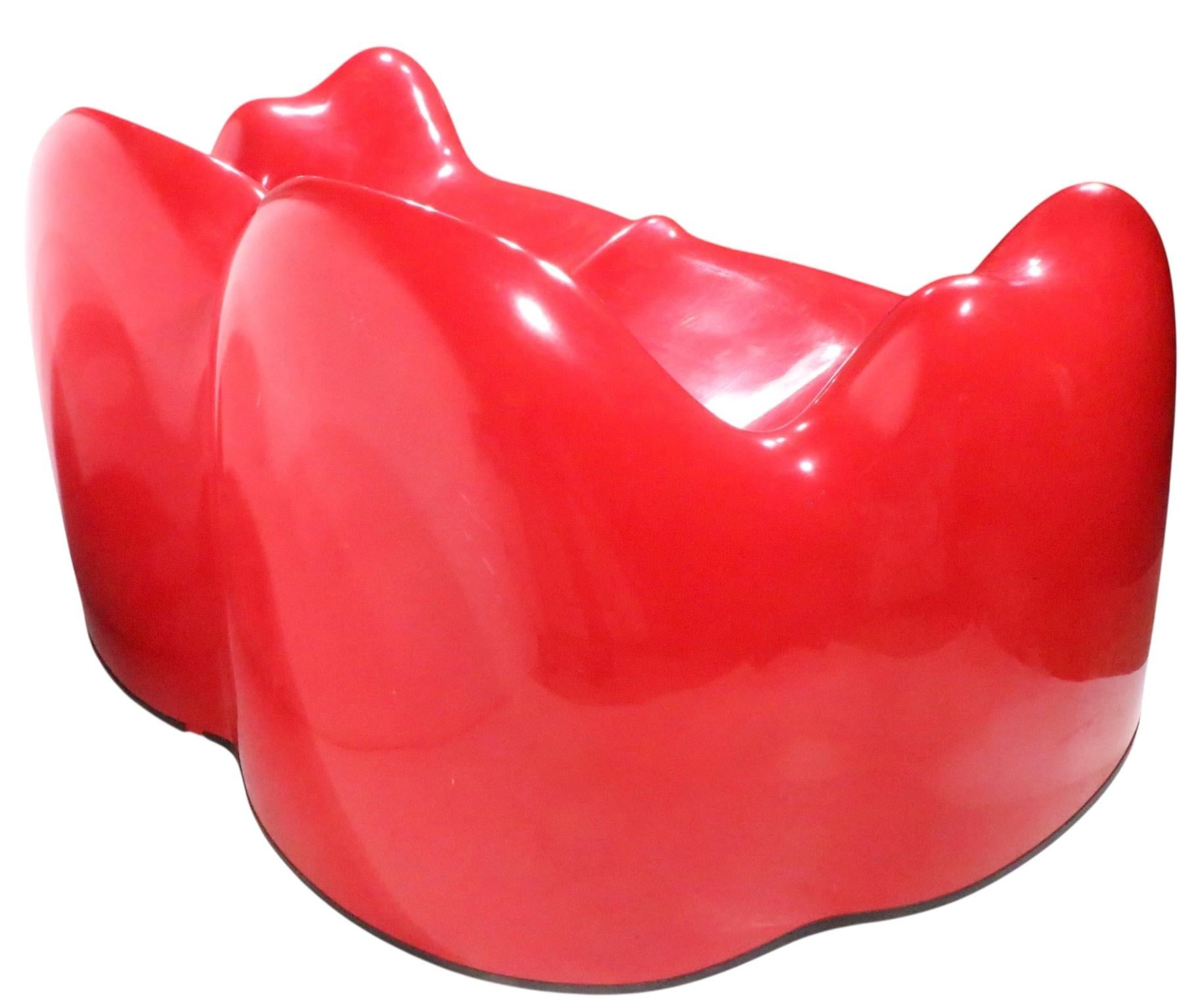 Américain Canapé post-moderne en fibre de verre moulée par Wendell Castle en vente