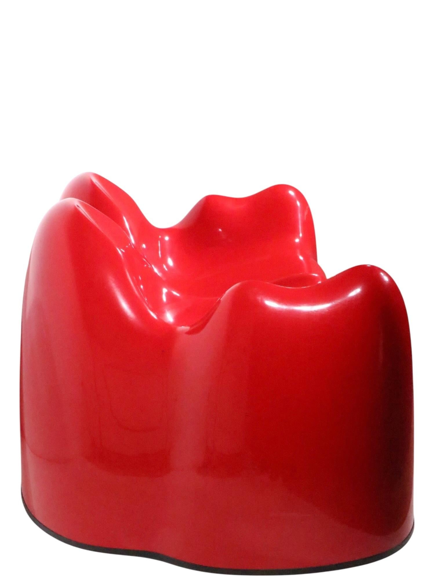 Canapé post-moderne en fibre de verre moulée par Wendell Castle Bon état - En vente à New York, NY