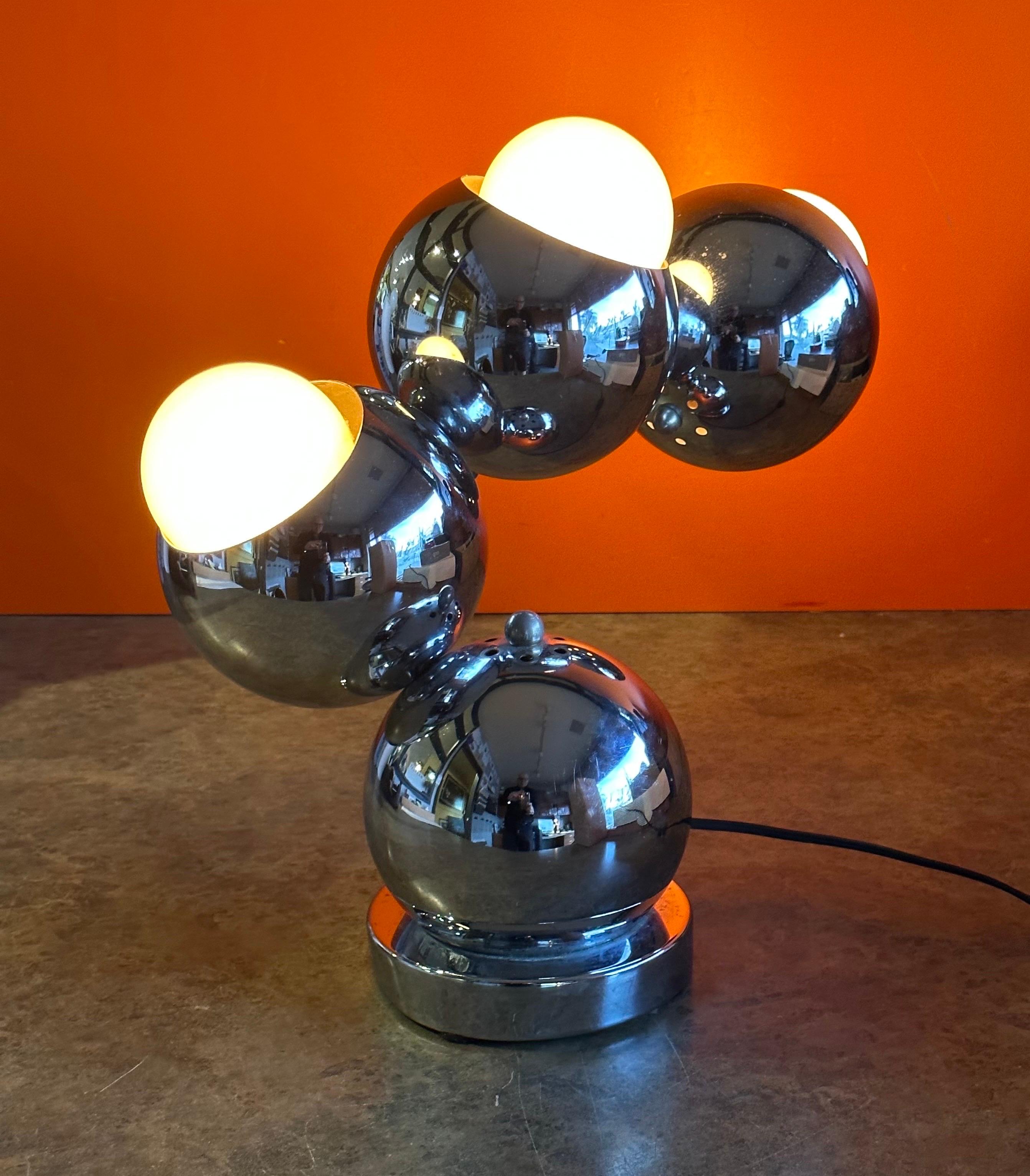 Postmoderne Molecule-Tischlampe aus Chrom von Robert Sonneman im Angebot 9