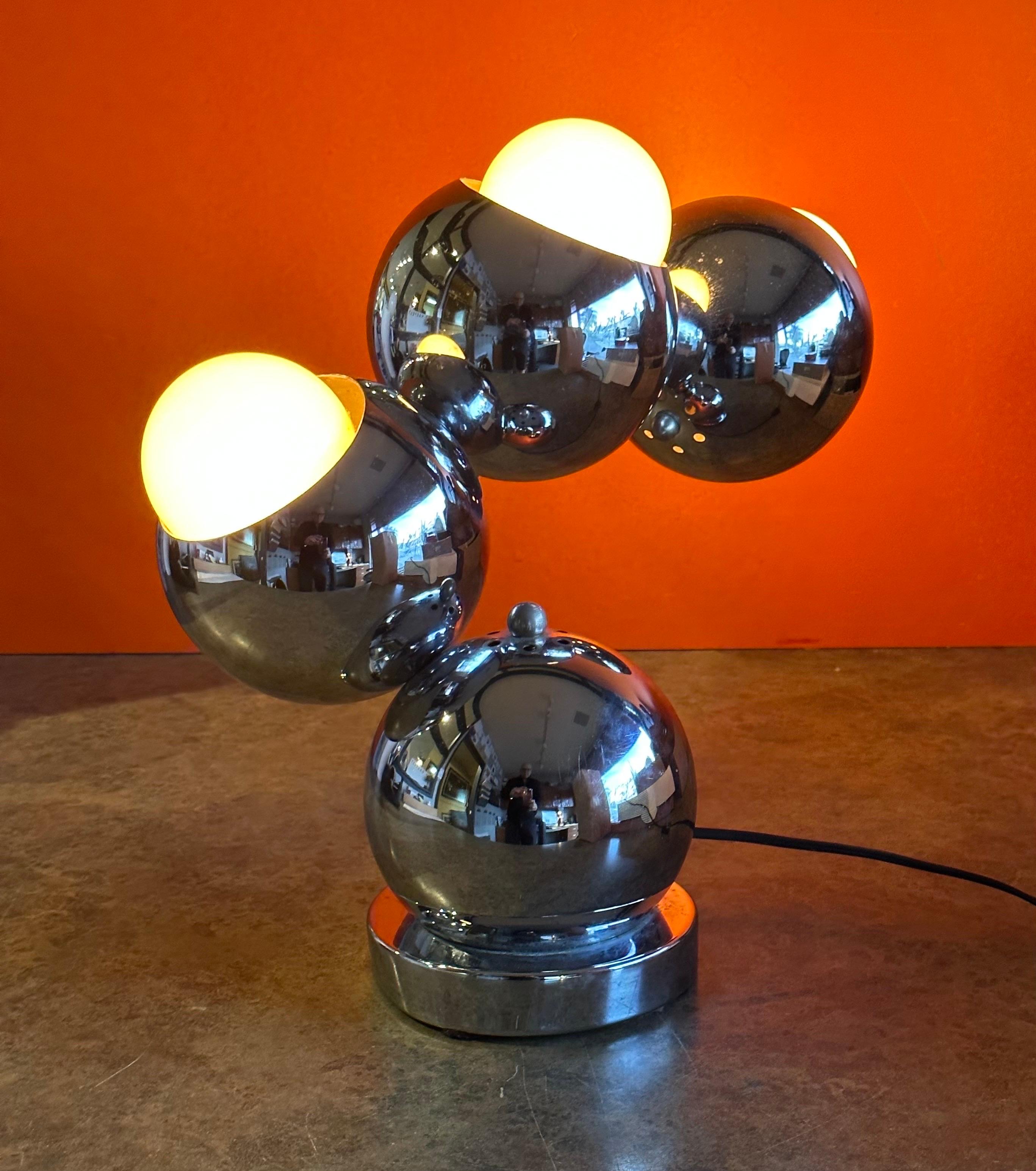 Postmoderne Molecule-Tischlampe aus Chrom von Robert Sonneman im Angebot 11