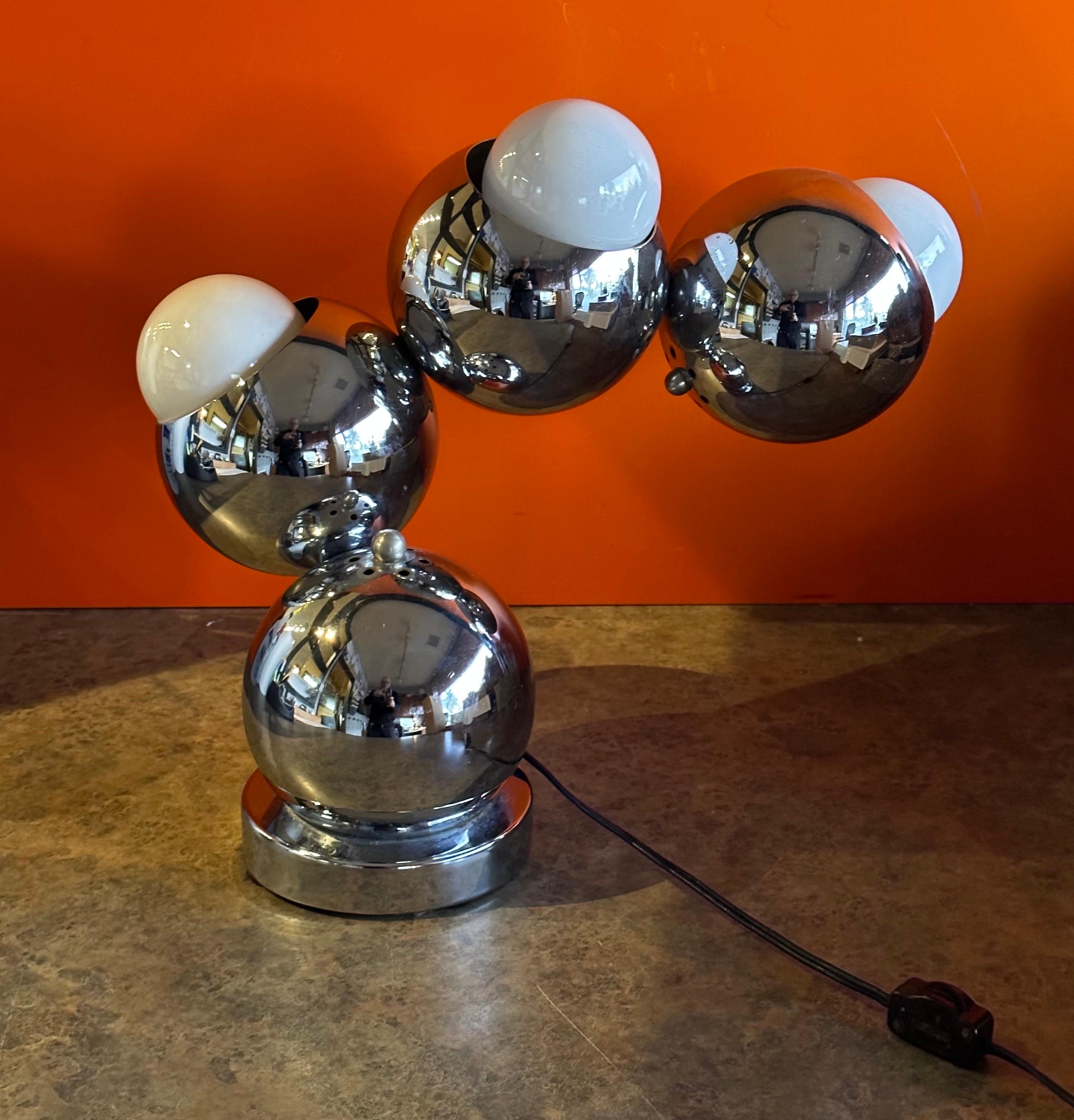 Post-Modern Molecule Table Lamp in Chrome by Robert Sonneman In Good Condition For Sale In San Diego, CA